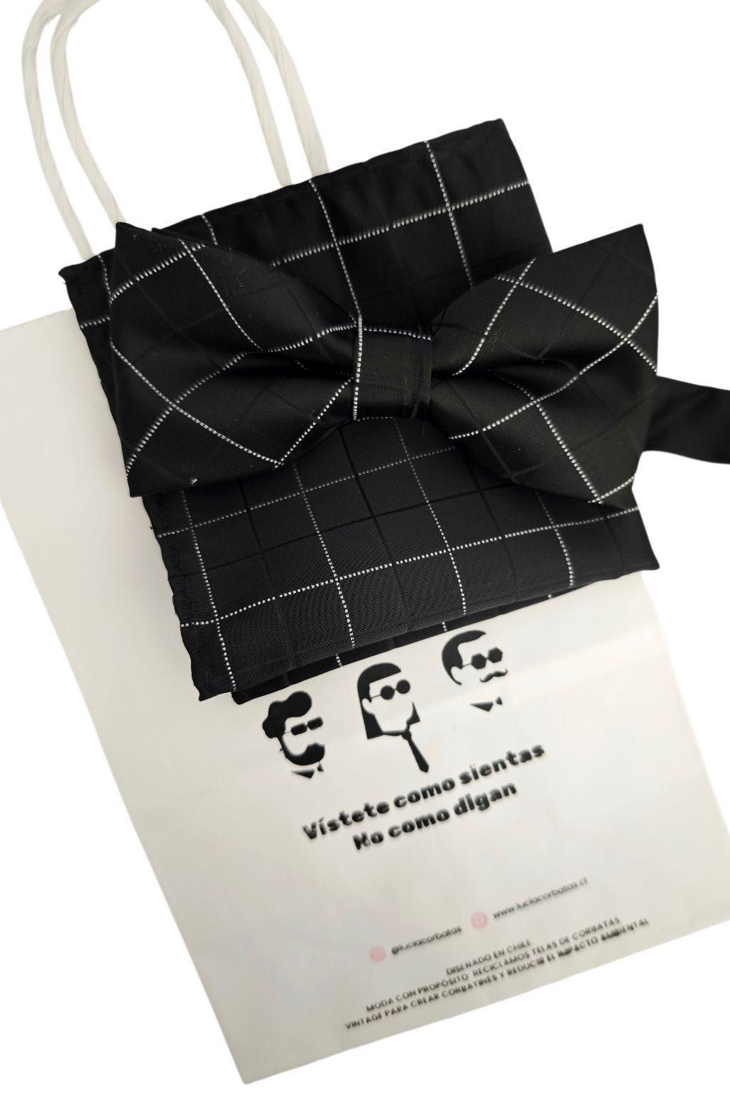 Corbatín y pañuelo negro con diseño Luciacorbatas-2
