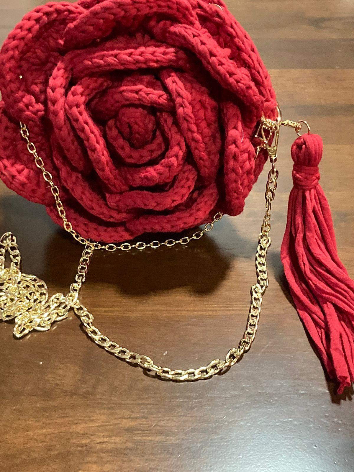 Bandolera  Flor, pequeña,  tejida  mano-2