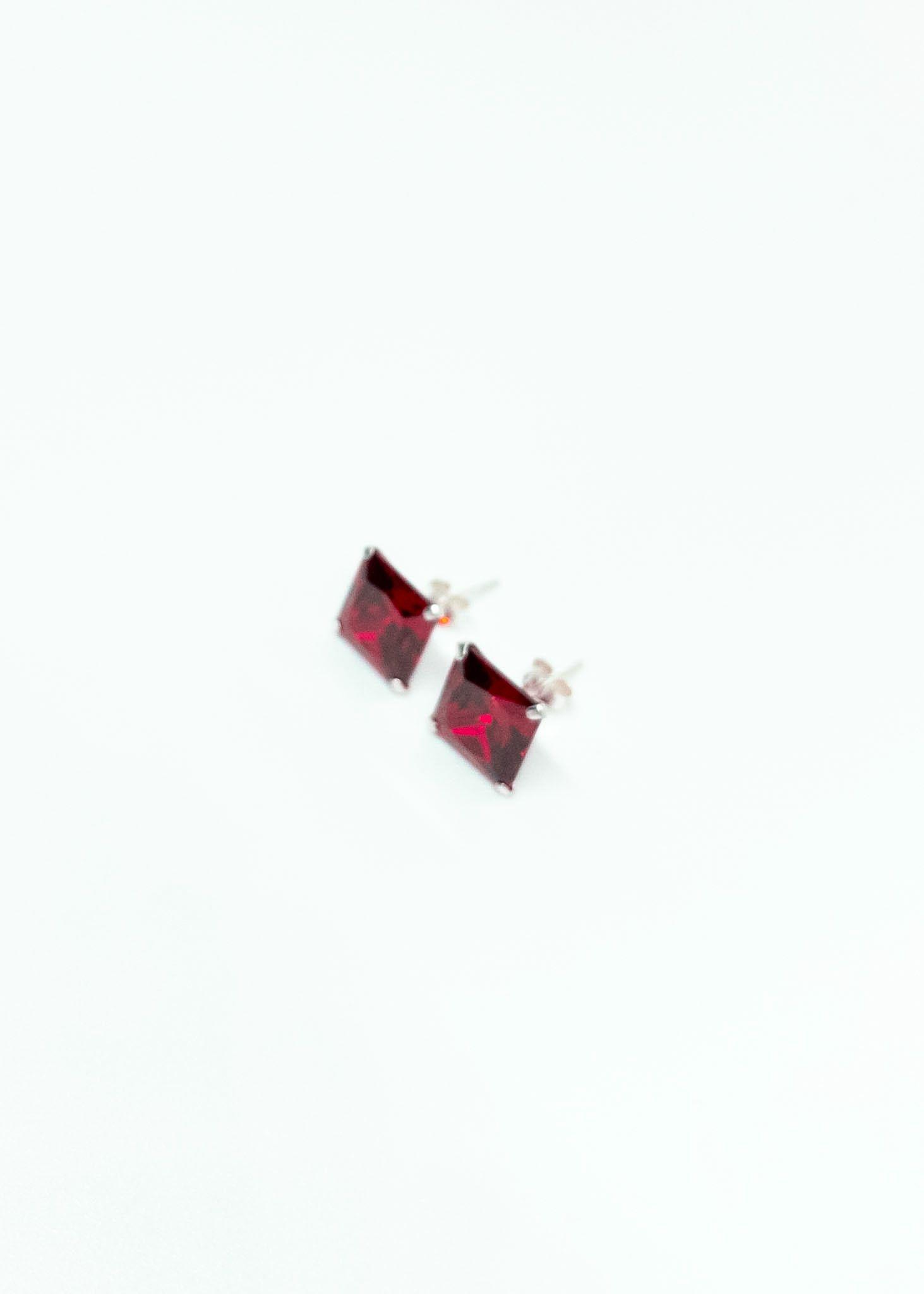 Aros Cuadrados con Circón Rojo en Plata Italiana 925-2