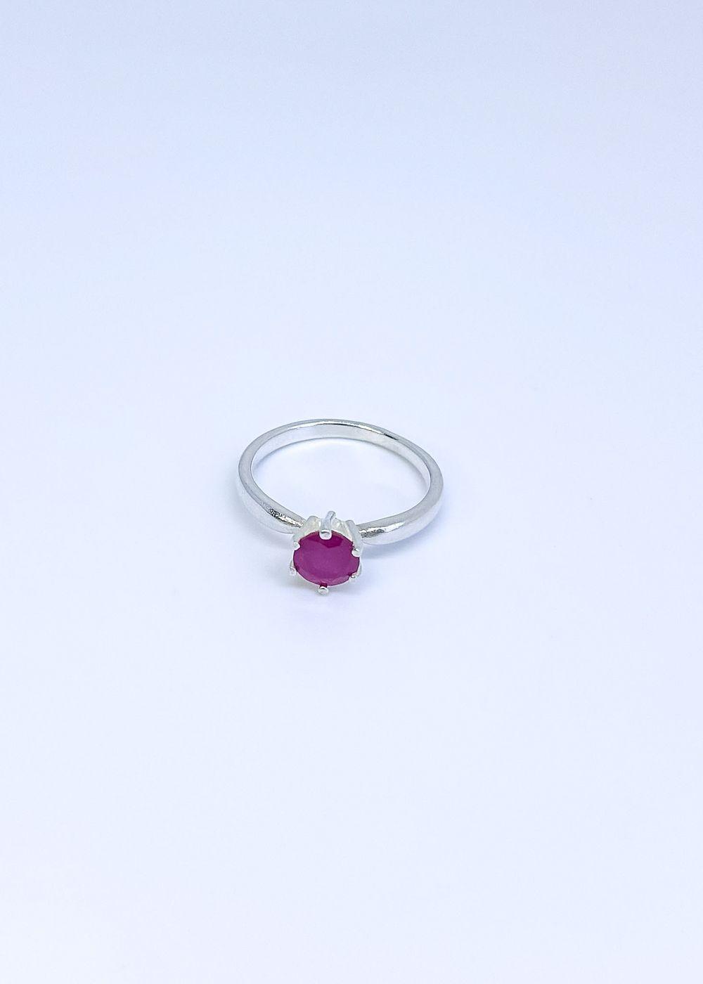 Anillo solitario con circón fucsia en plata italiana 925-3