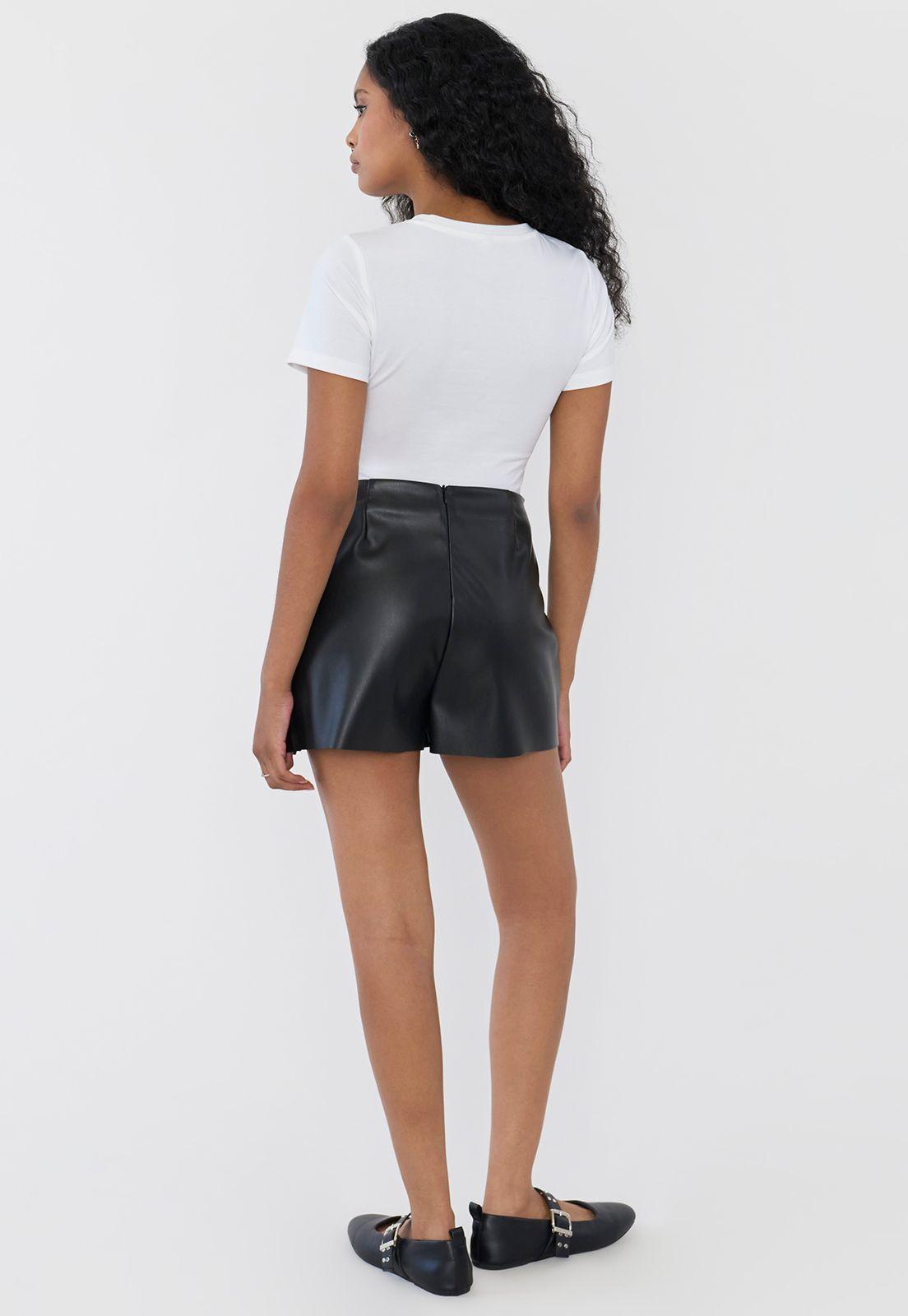 Short Mujer Falda Ecocuero Negro Corona-2