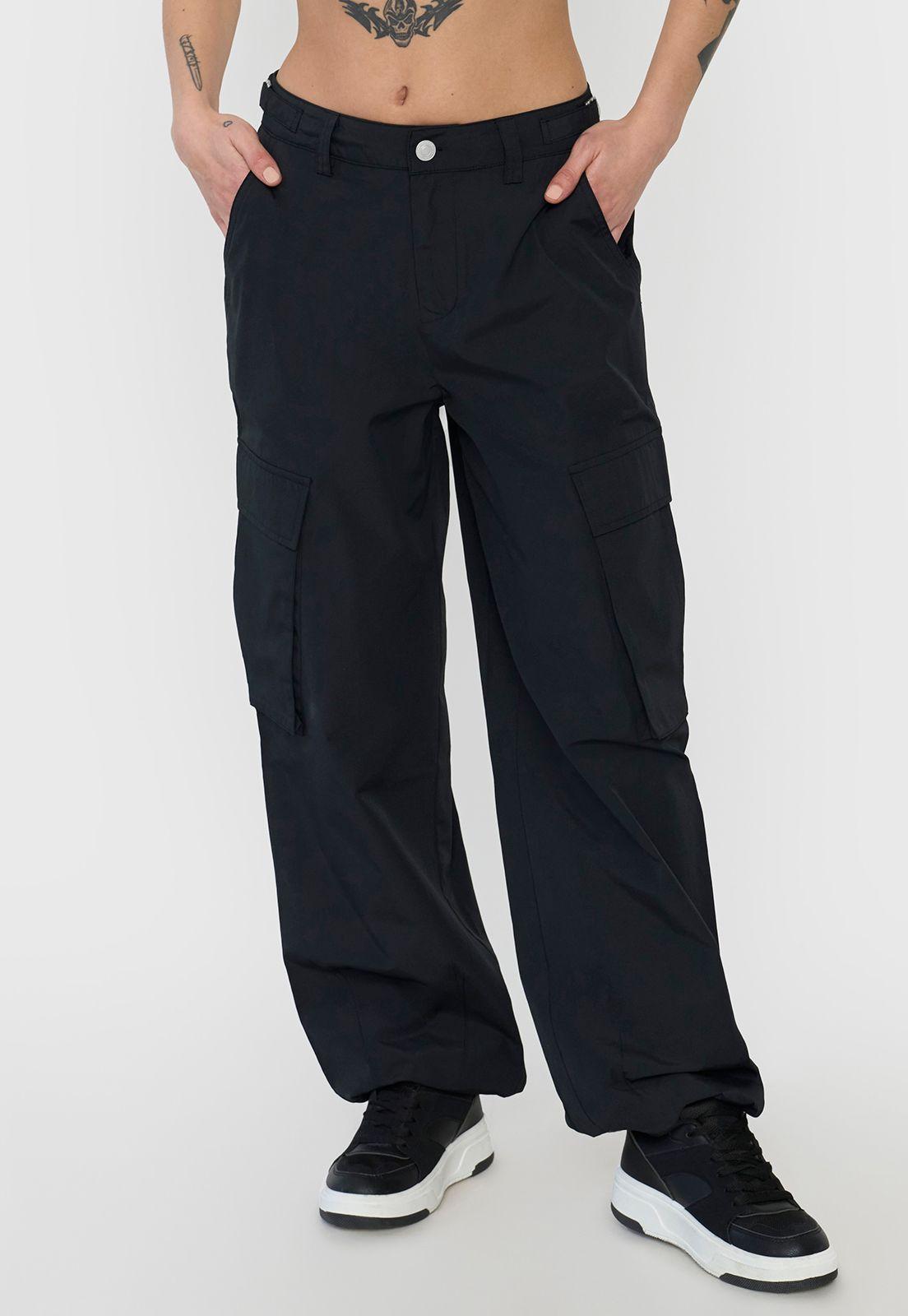 Pantalón Mujer Parachute Cargo Negro Ajustable Corona-1
