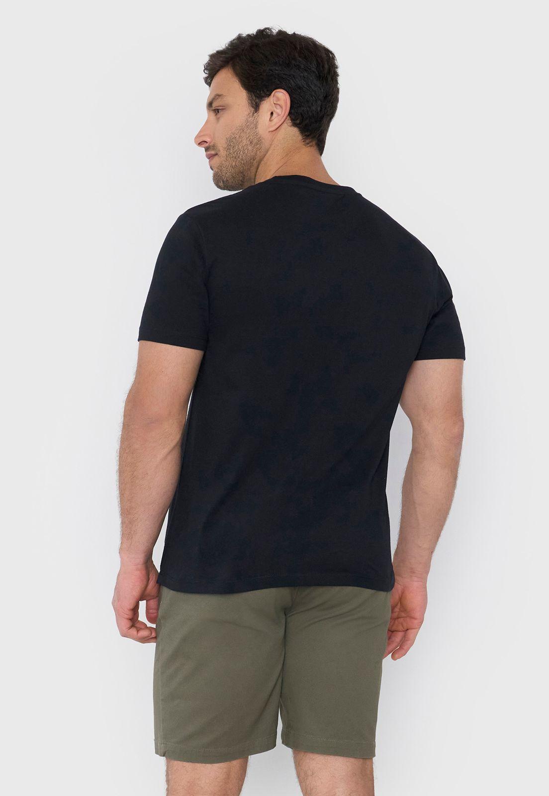 Polera Hombre Focal Print Color Negro Corona-1