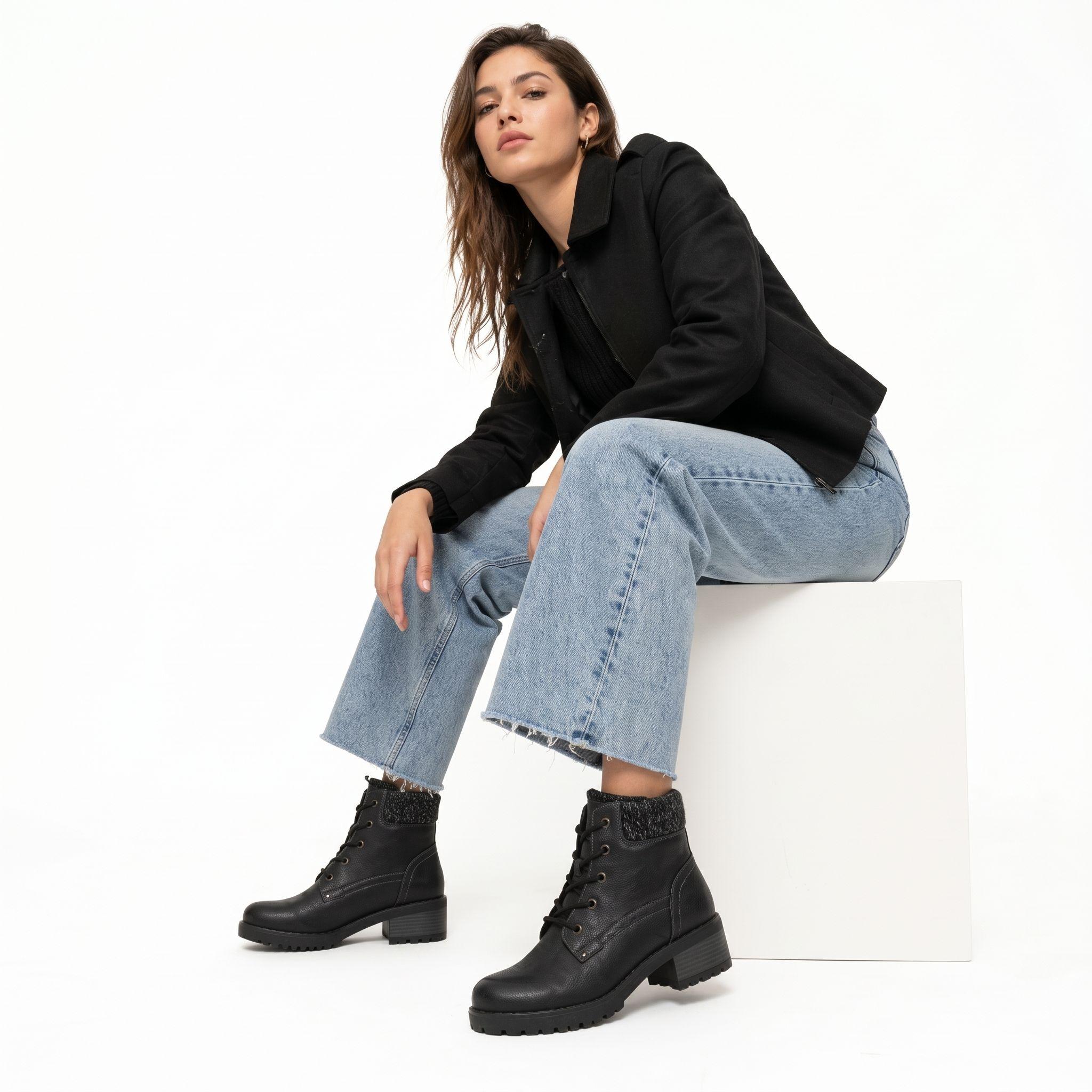 Botín Mujer Negro Cordones Suela Track Detalle Tejido-1