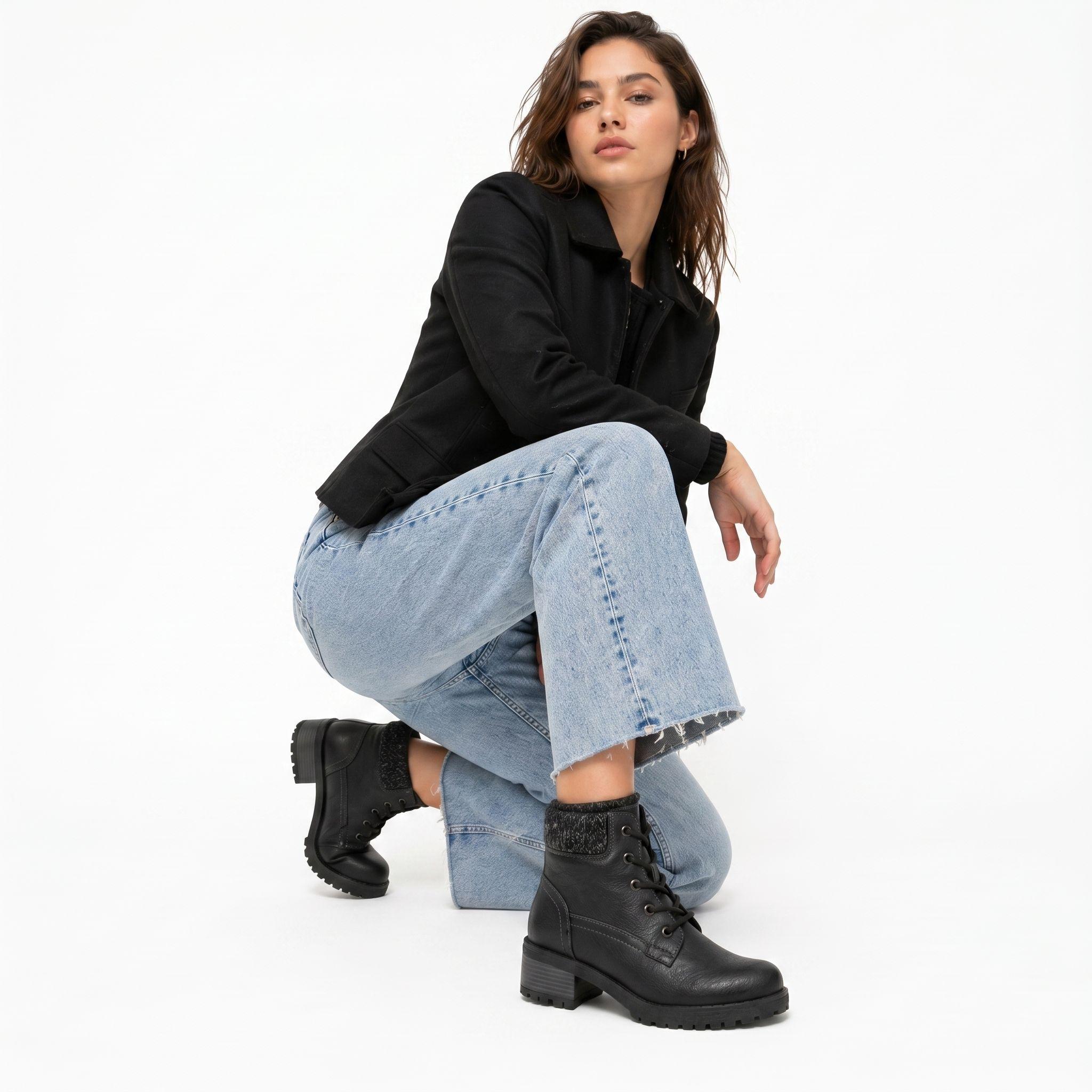 Botín Mujer Negro Cordones Suela Track Detalle Tejido-4