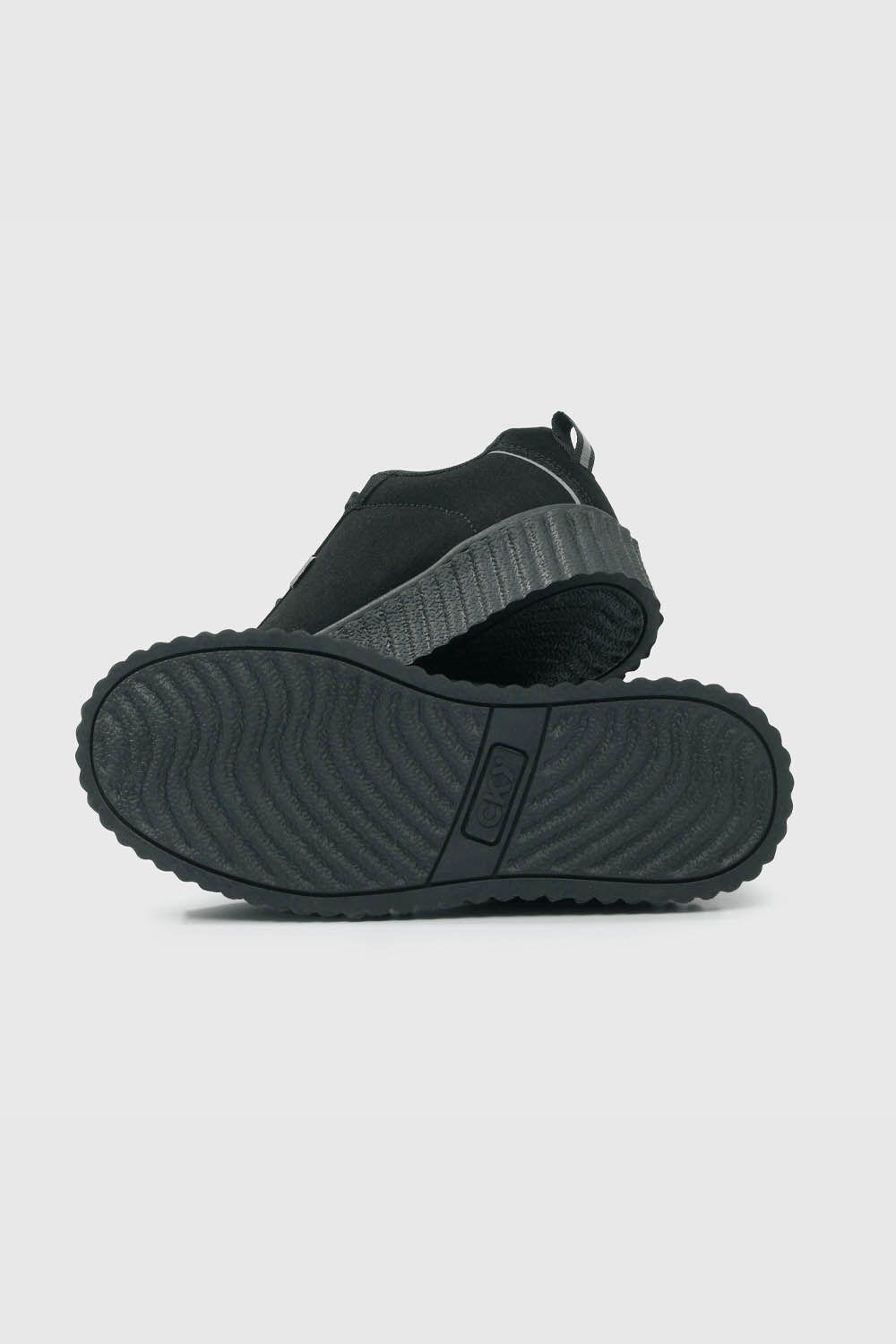 Zapatilla Escolar Negra con Plataforma y cordón para niña-2