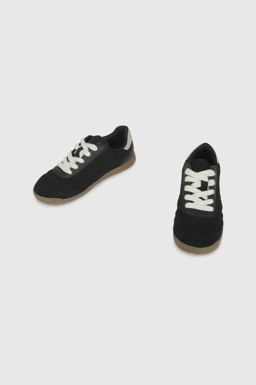 Zapatilla Urbana Negra 57270201V26-3