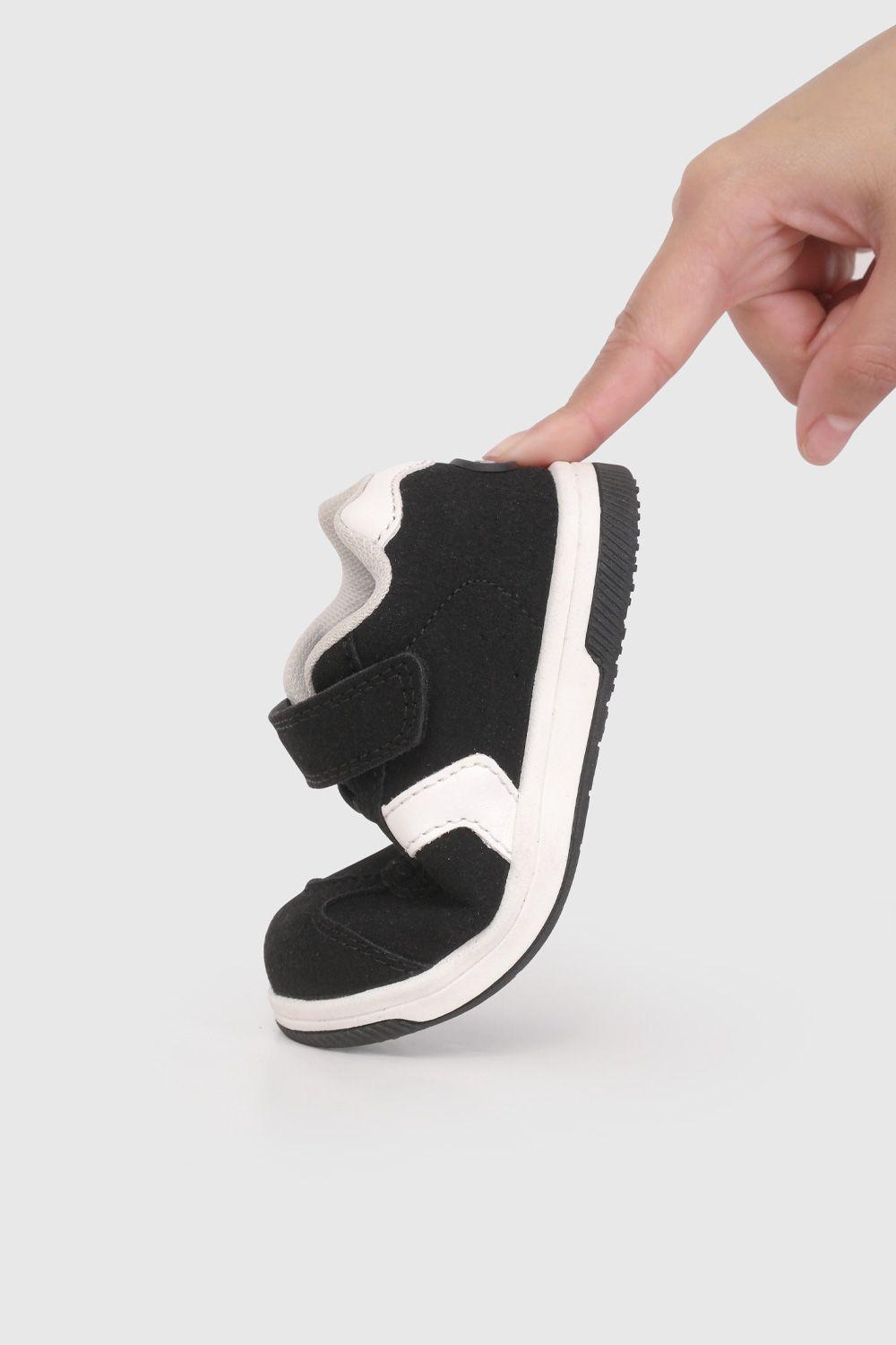 Zapatilla Urbana Negra  37070201V26-6