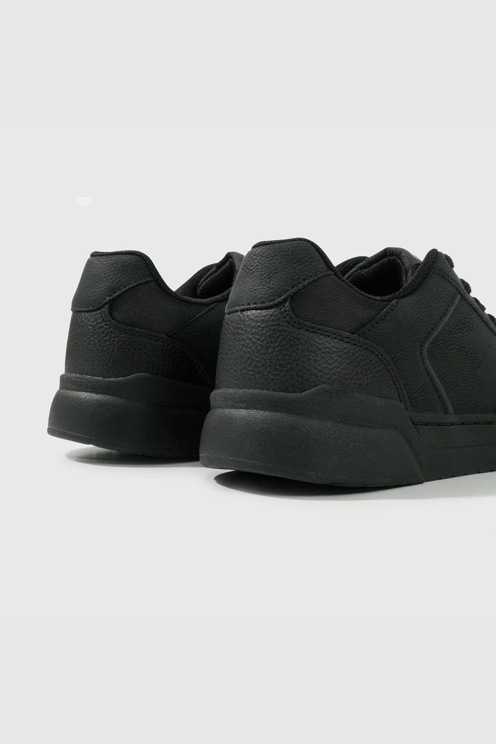 Zapatilla Escolar Negra con Cordón Niño-4