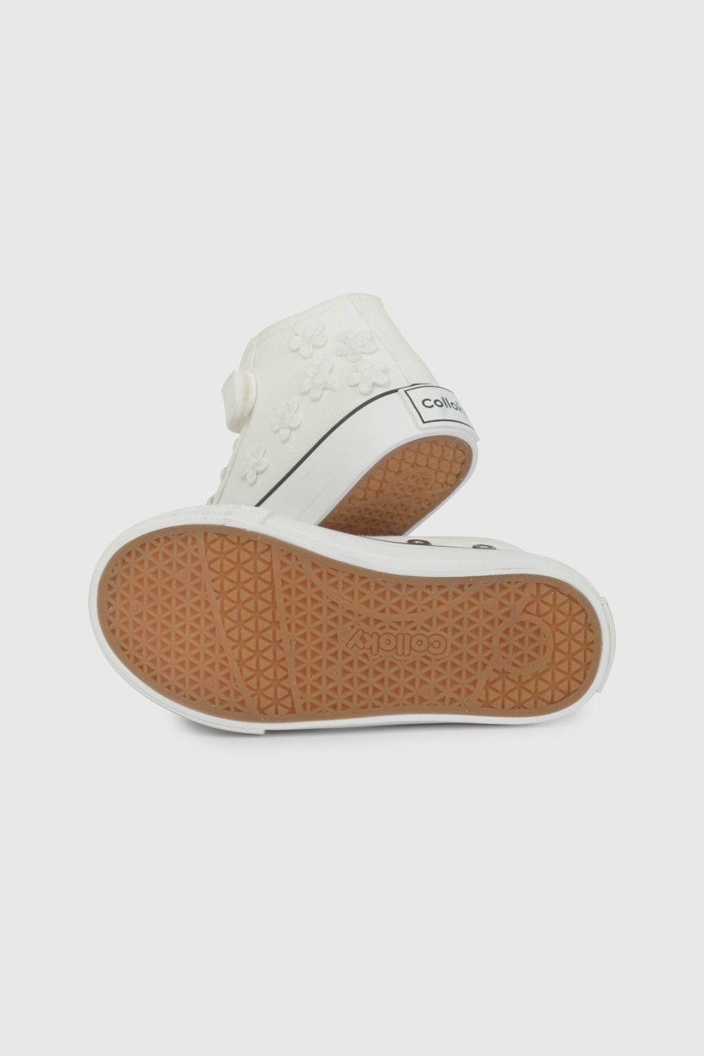 Zapatilla de Lona Blanca con Aplicaciones de Flores 47320310V26-2