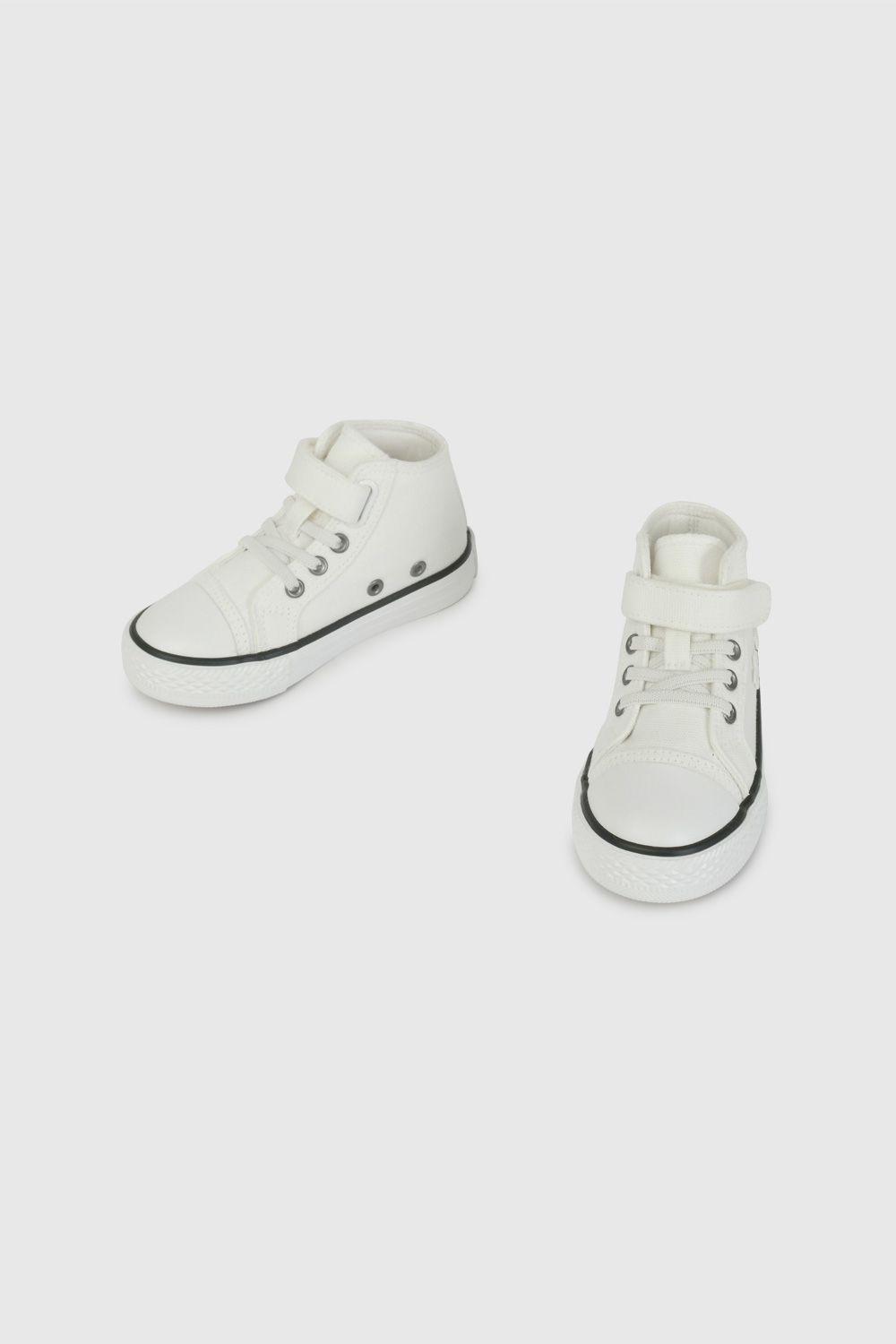 Zapatilla de Lona Blanca con Aplicaciones de Flores 47320310V26-3