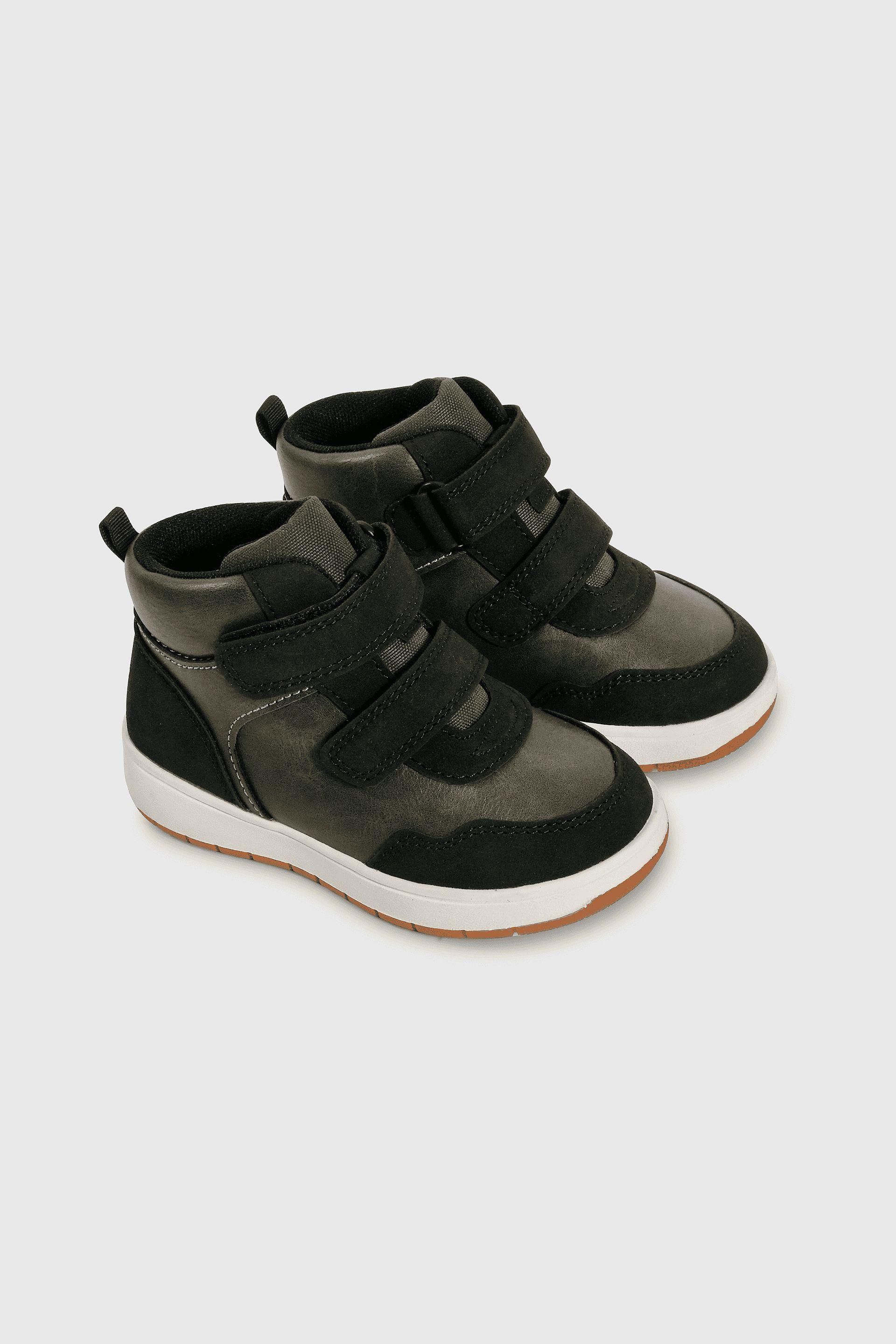 Botín Colección Negro de Niño con Velcro Talla 21 al 27 5202-0