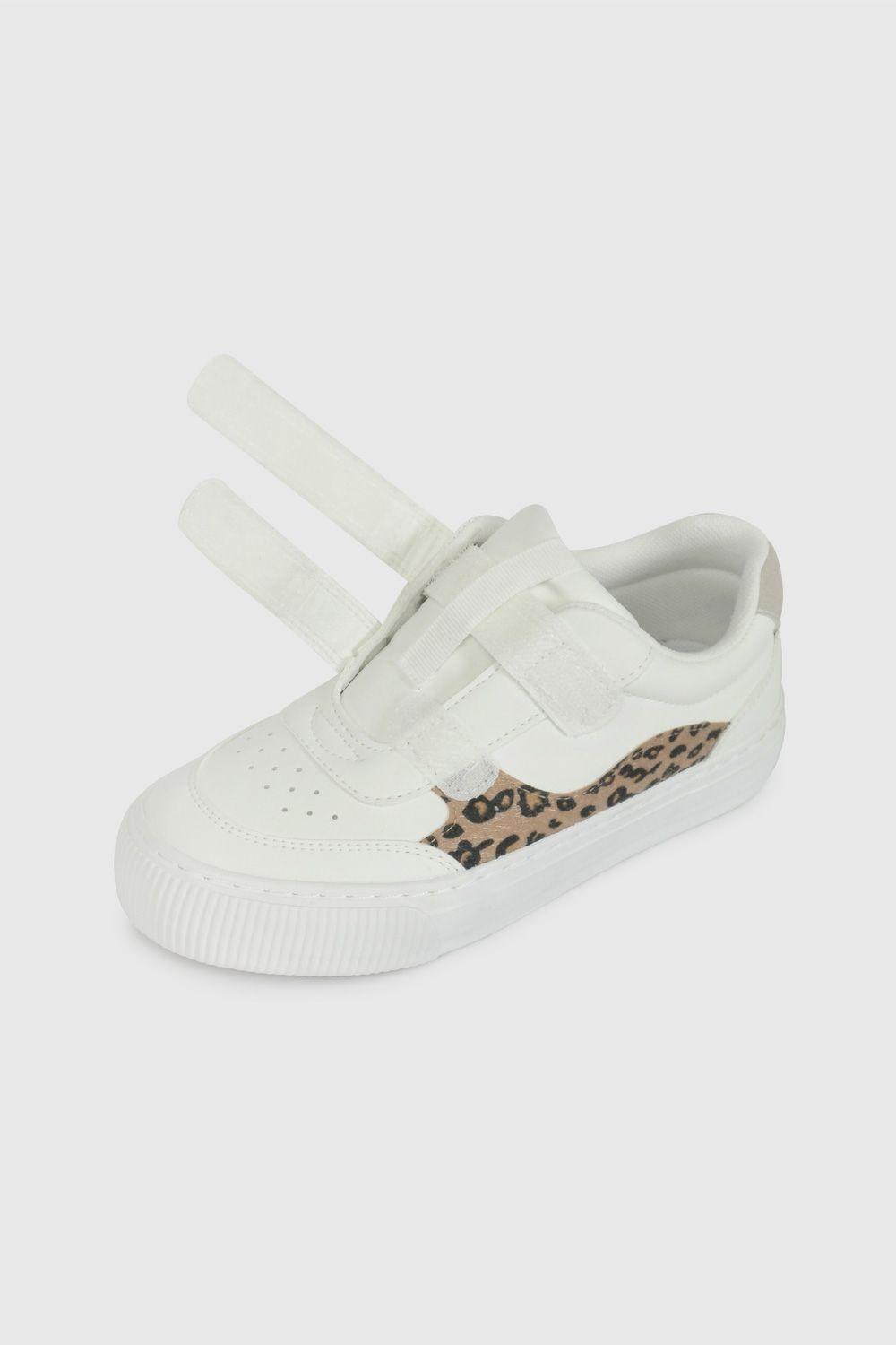 Zapatilla Blanca con Estrella y Animal Print 57060210V26-5