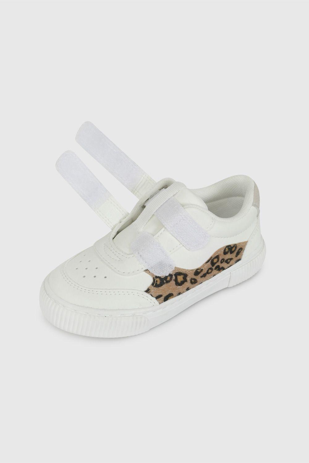 Zapatilla Blanca con Estrella y Animal Print 47200210V26-5