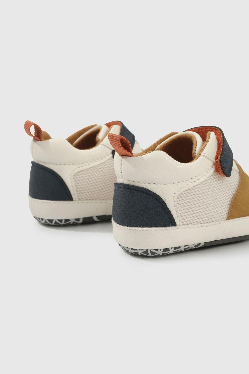 Zapatilla Urbana Multicolor de Bebé-4