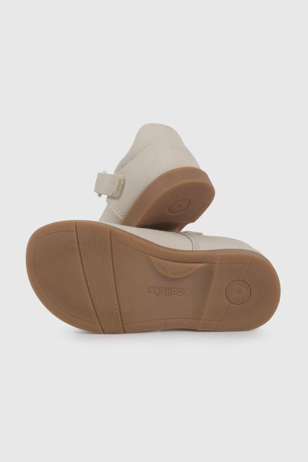 Reina Blanca con Aplicación de Flor 42060209V26-2