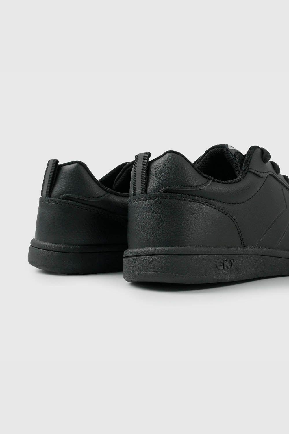 Zapatilla Escolar Negra con Cordón Unisex-4