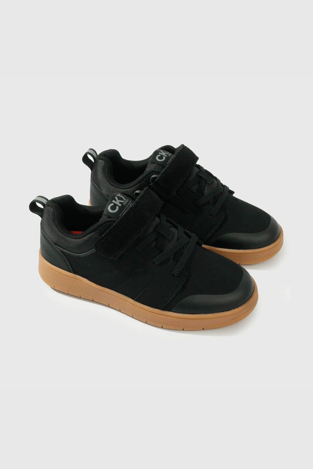 Zapatilla Escolar Negra para niño-0