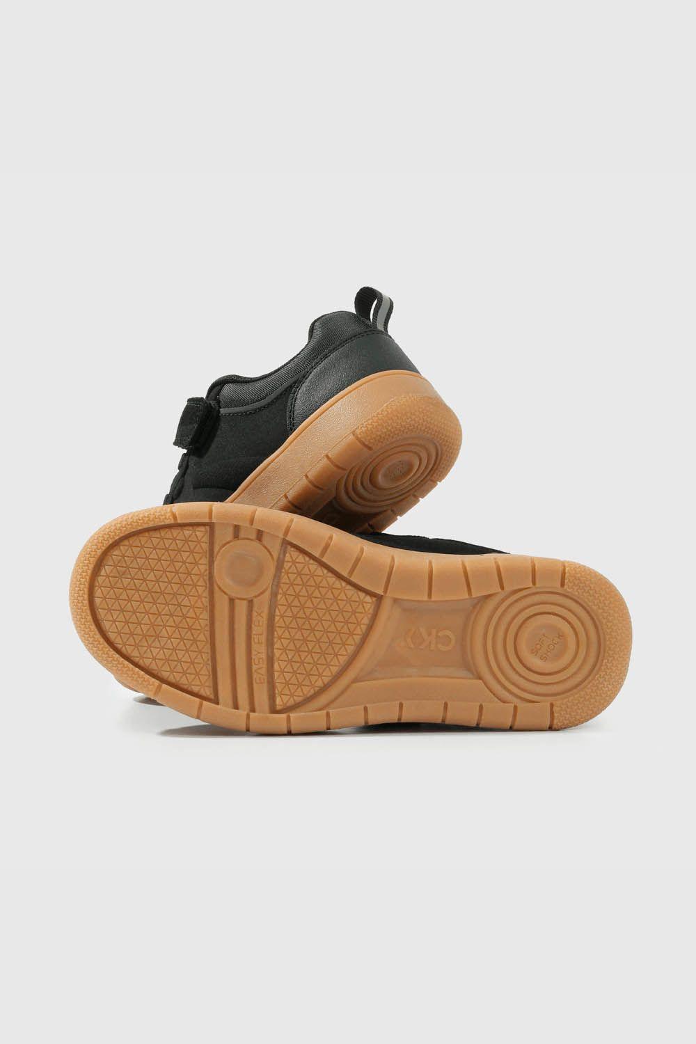 Zapatilla Escolar Negra para niño-2