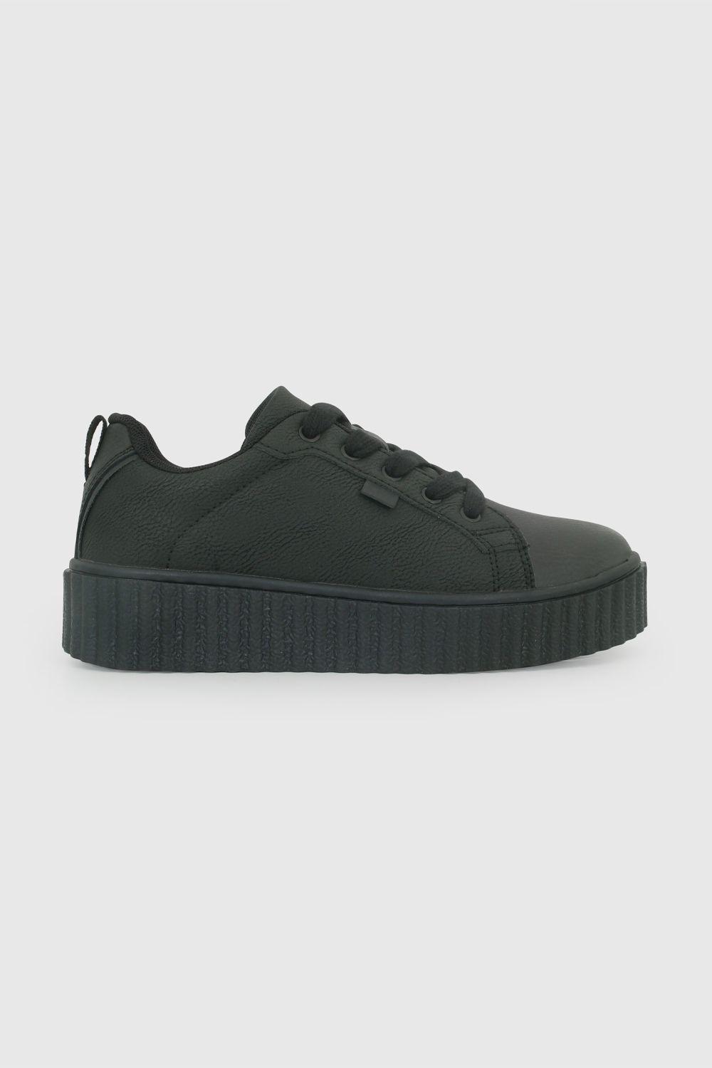 Zapato Escolar de Niña Negro capellada de cuero y cordón-2