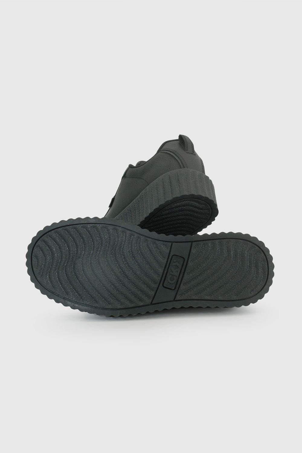 Zapato Escolar de Niña Negro capellada de cuero y cordón-3
