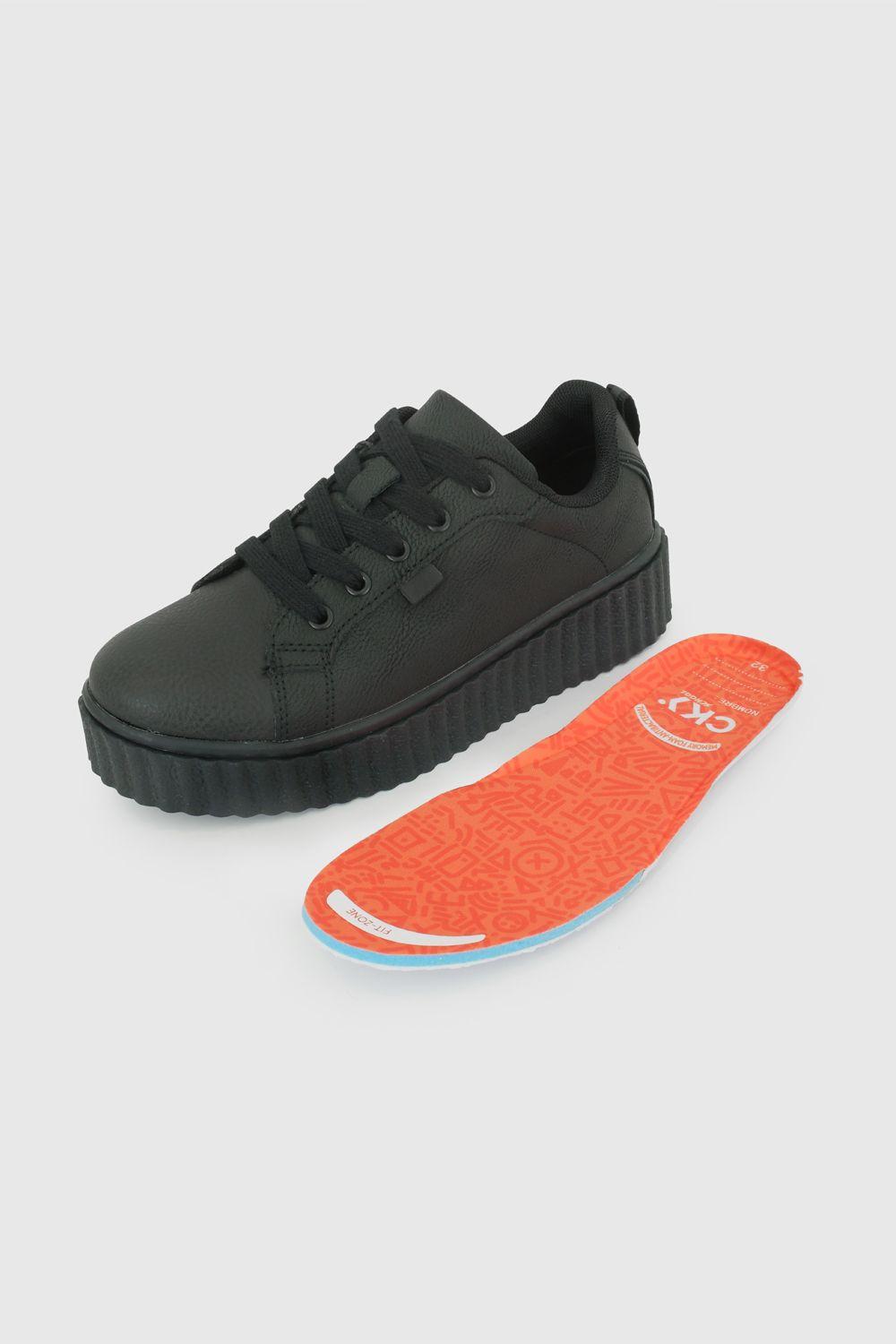Zapato Escolar de Niña Negro capellada de cuero y cordón-6
