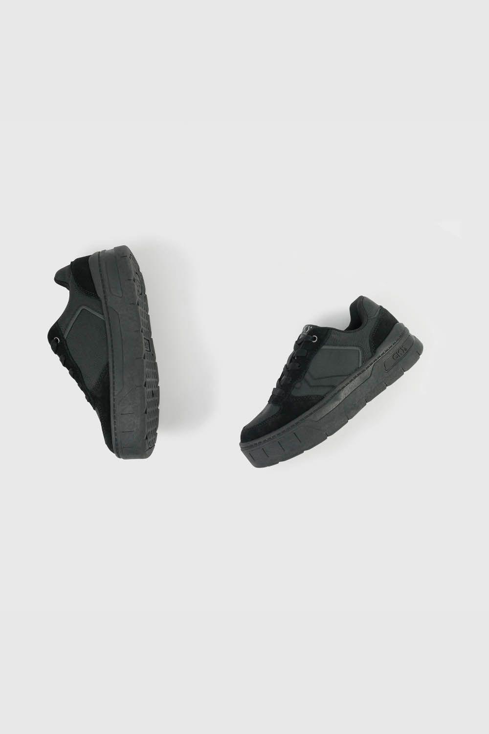 Zapatilla Escolar Negra con Plataforma y Cordón Niña-3