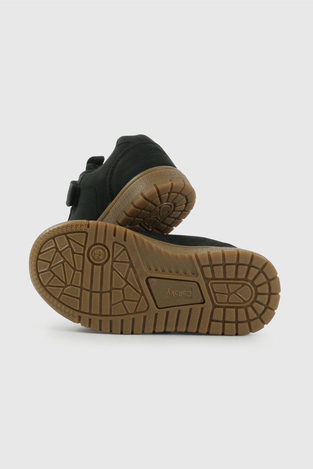 Zapatilla Urbana Negra 47230201V26-2