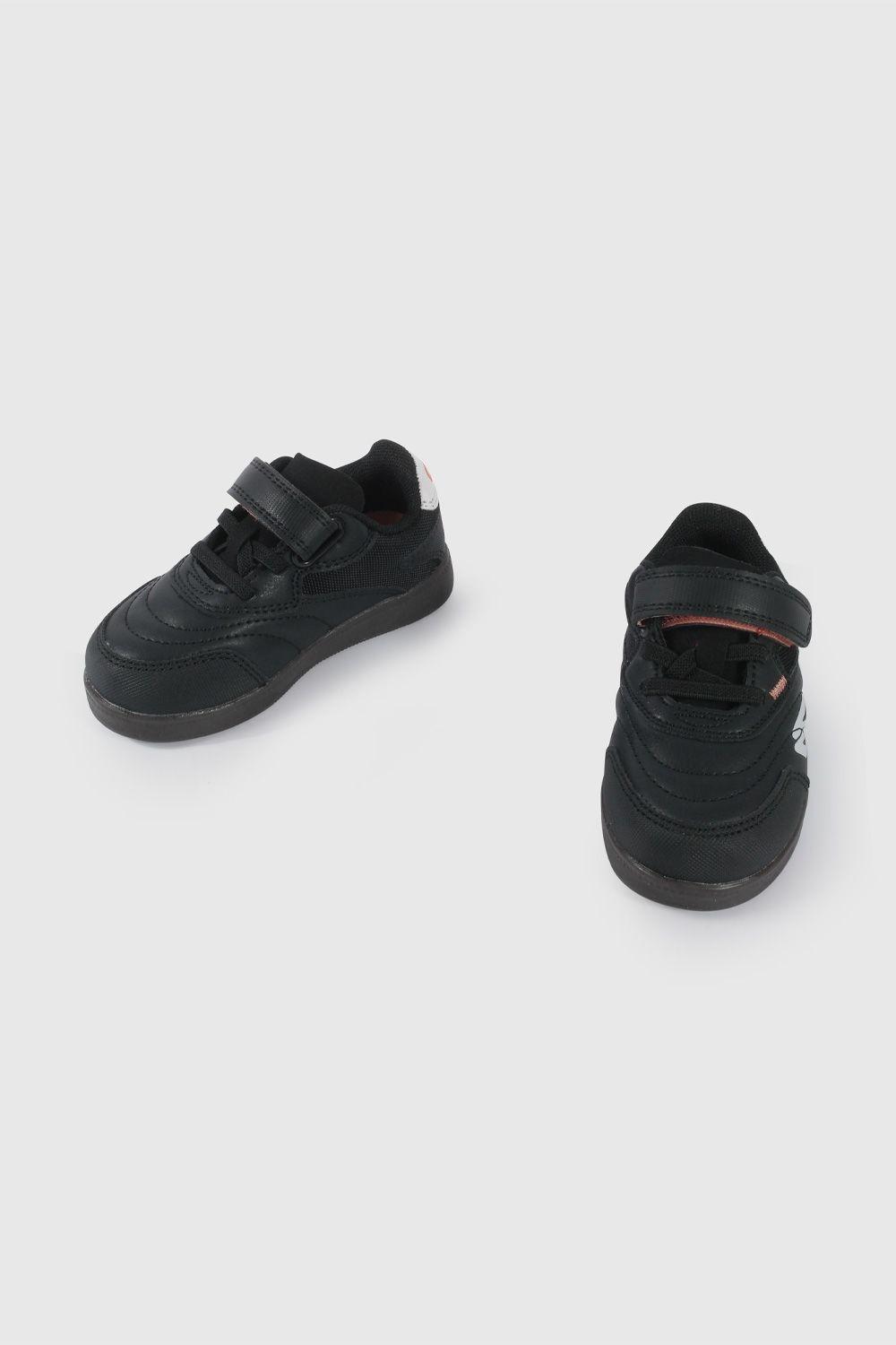 Zapatilla De Futbol Negra  48690201V26-3