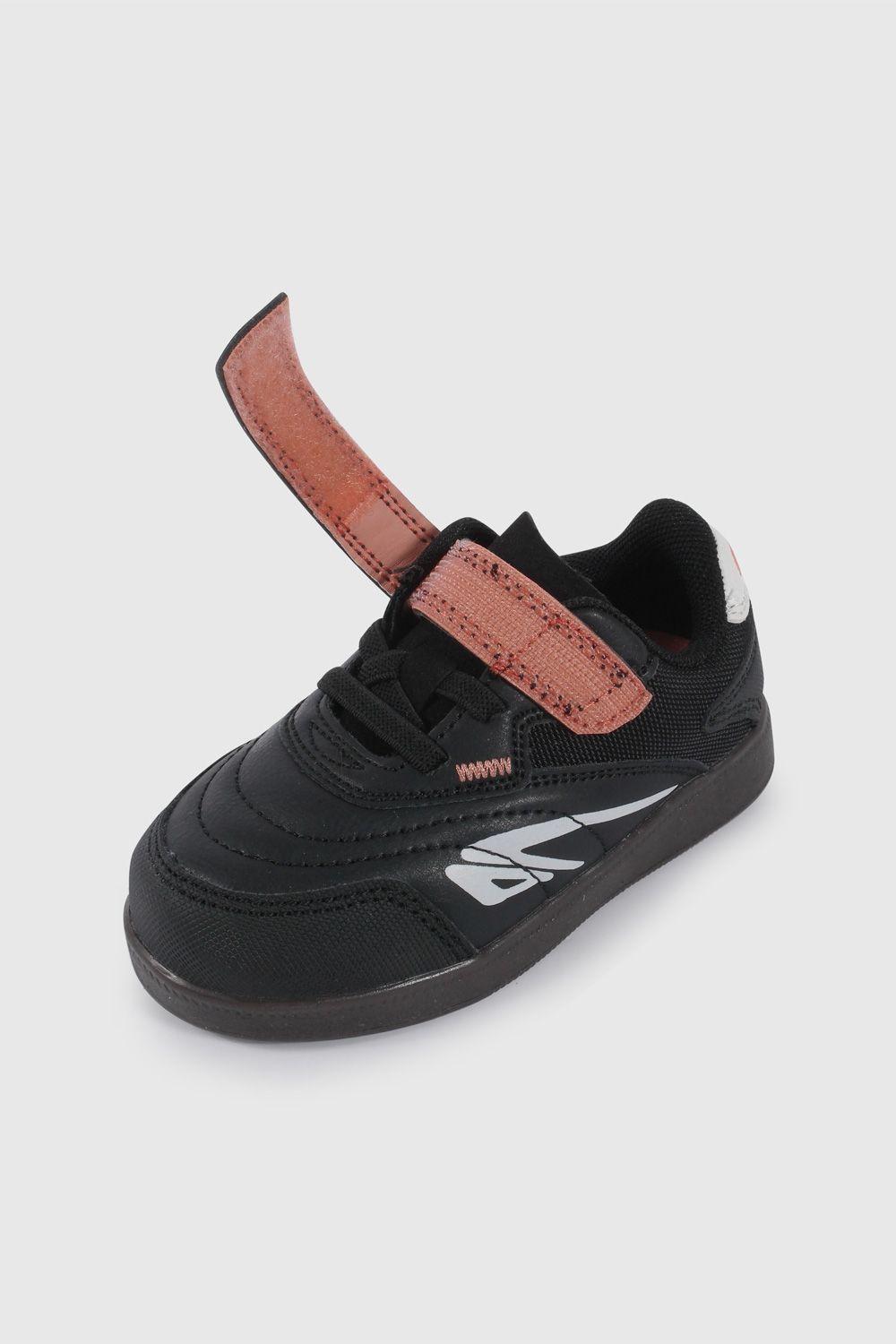 Zapatilla De Futbol Negra  48690201V26-5