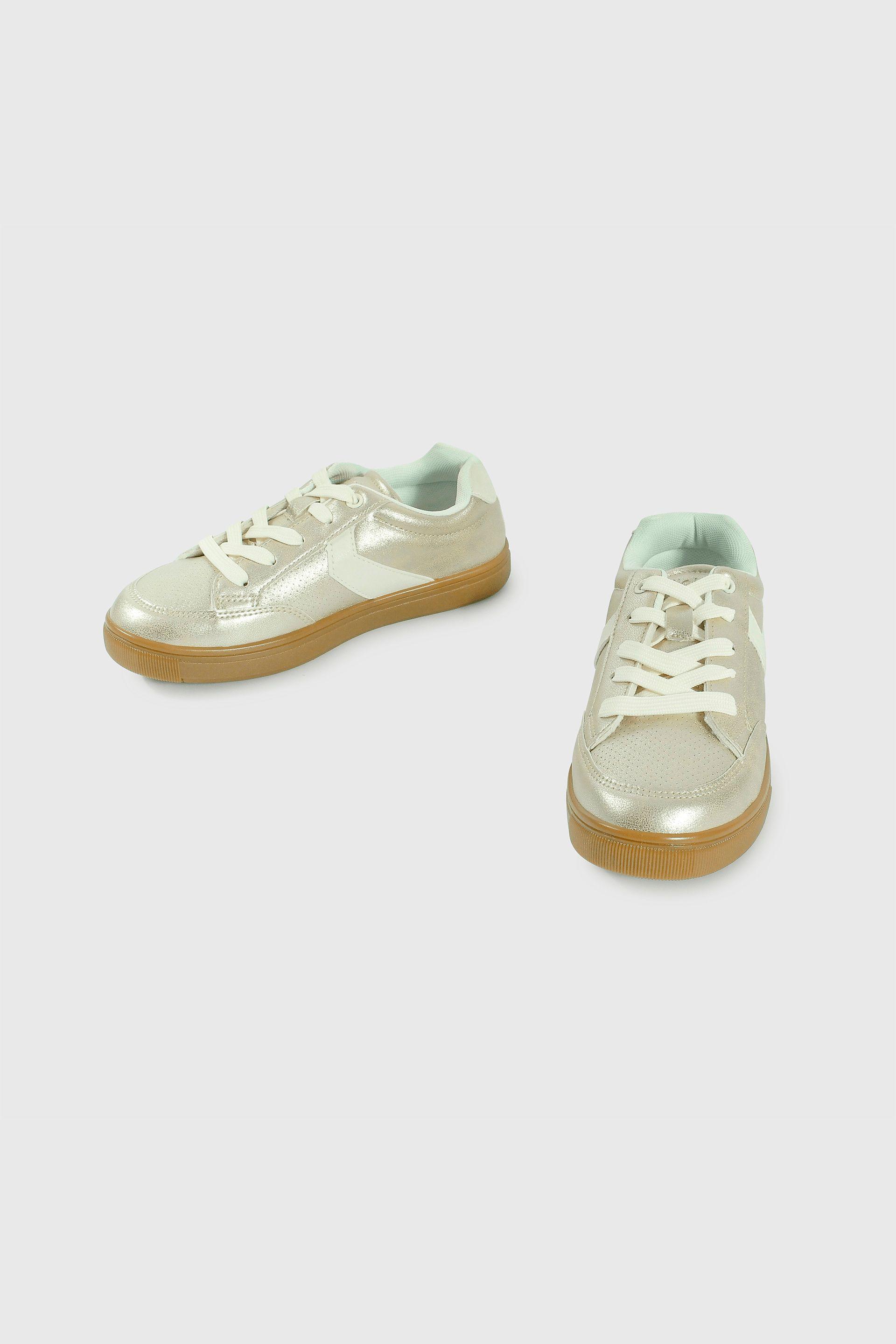 Zapatilla Lifestyle Dorada de Niña-4