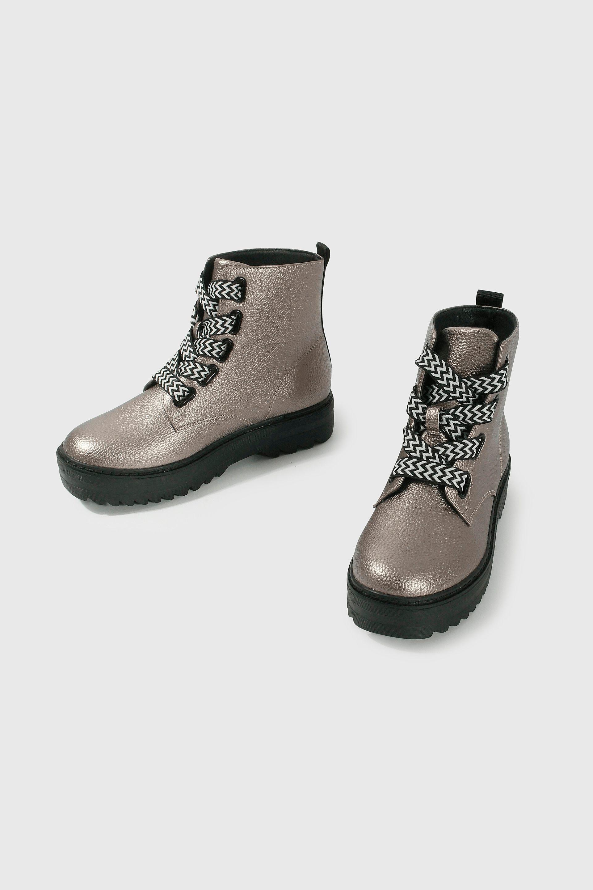 Botín de Niña Gris Caña Media con Cordón Suela Antideslizante-3