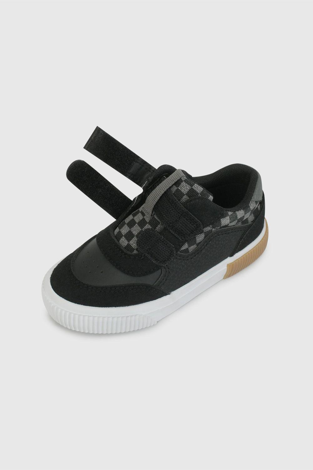 Zapatilla Urbana Negra con Cuadros 47210201V26-5