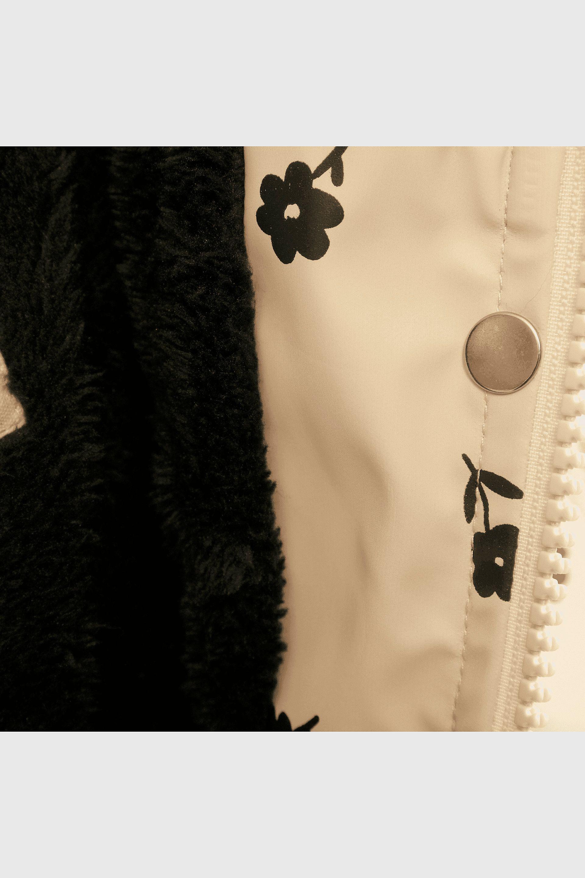 Chaqueta Engomada con Forro Beige Flores-3