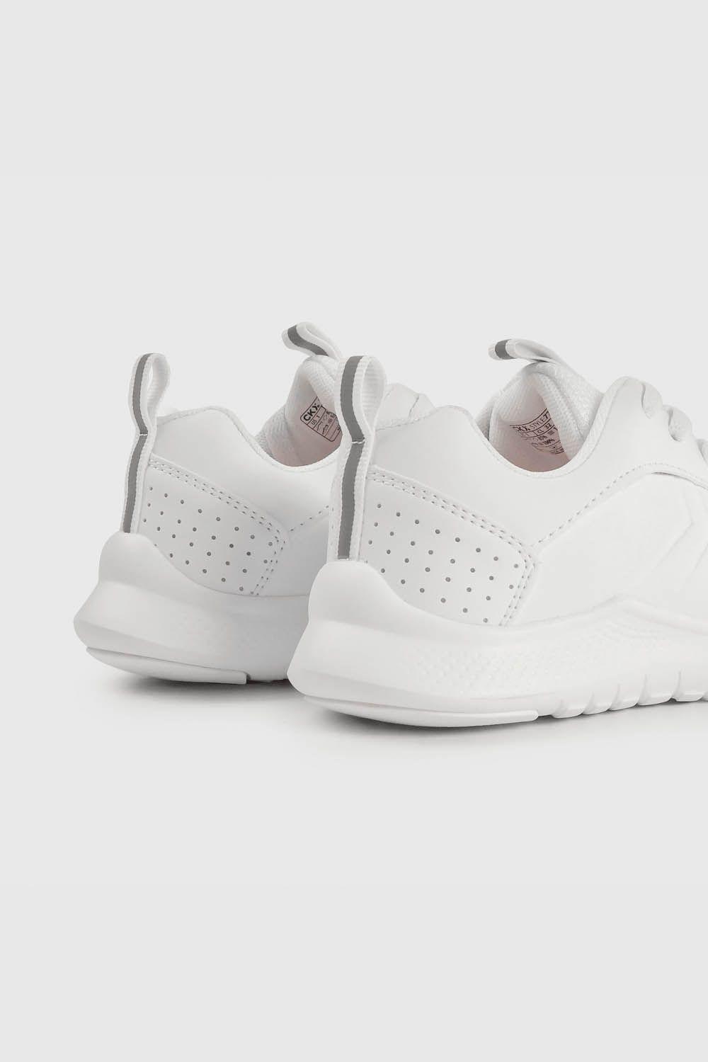 Zapatilla Escolar Blanca con Velcro y cordón elasticado-4