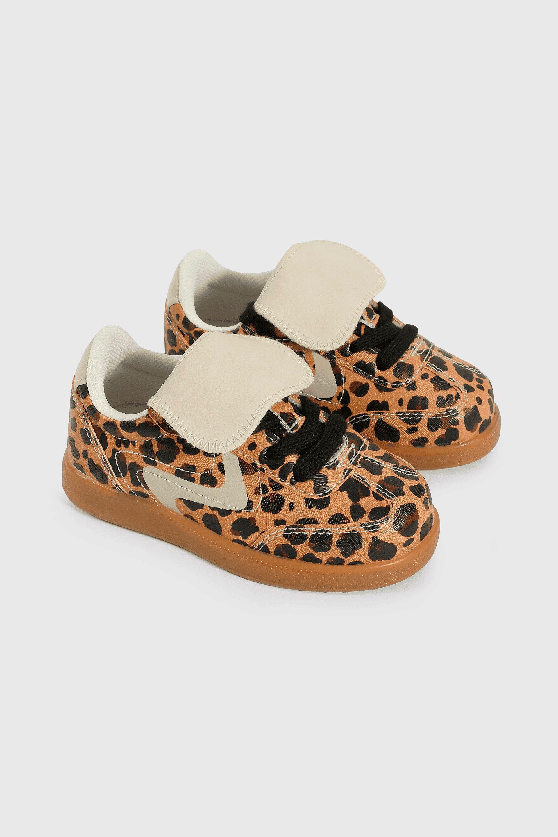 Zapatilla Lifestyle Cafés Rojizos-0