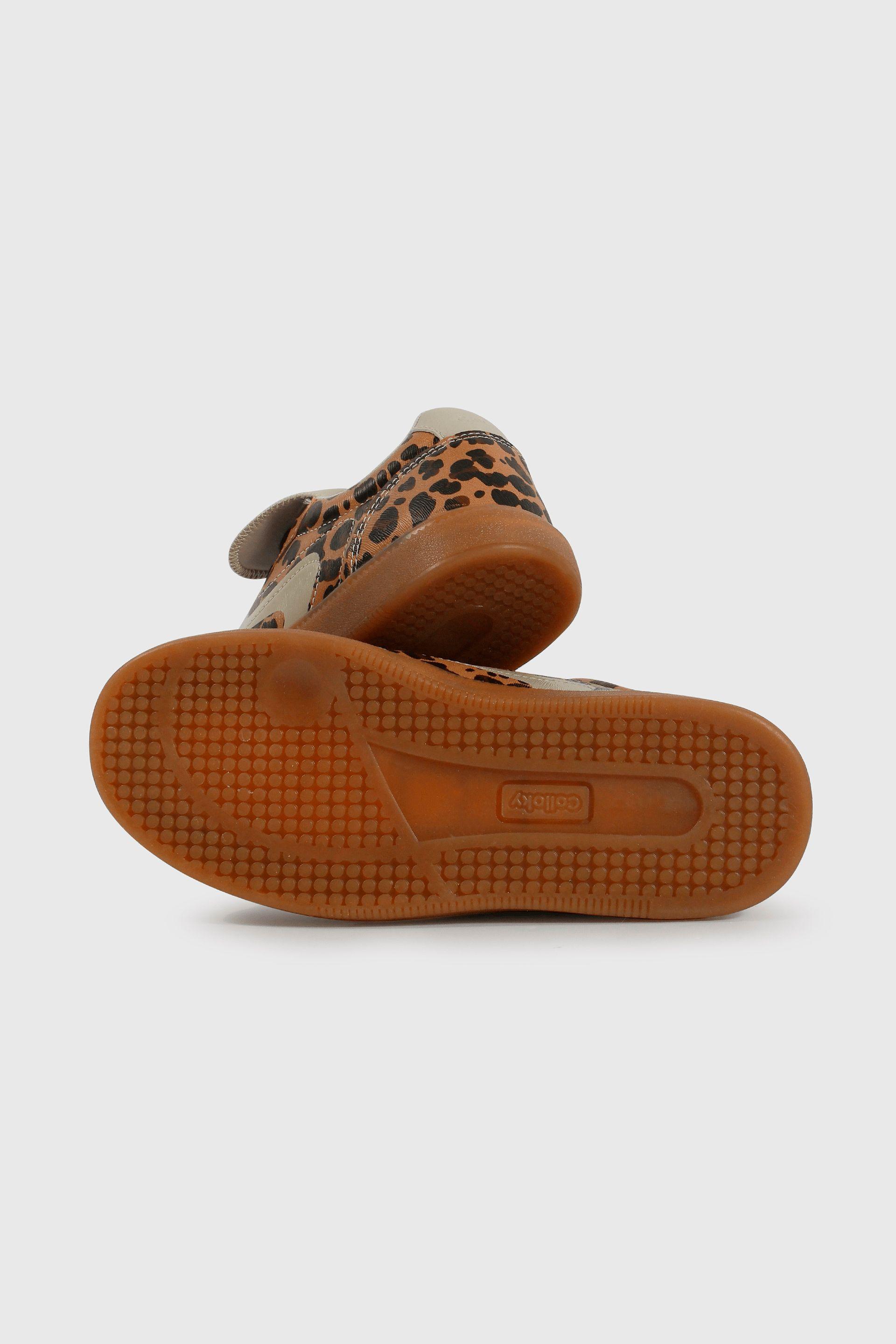 Zapatilla Lifestyle Cafés Rojizos-2