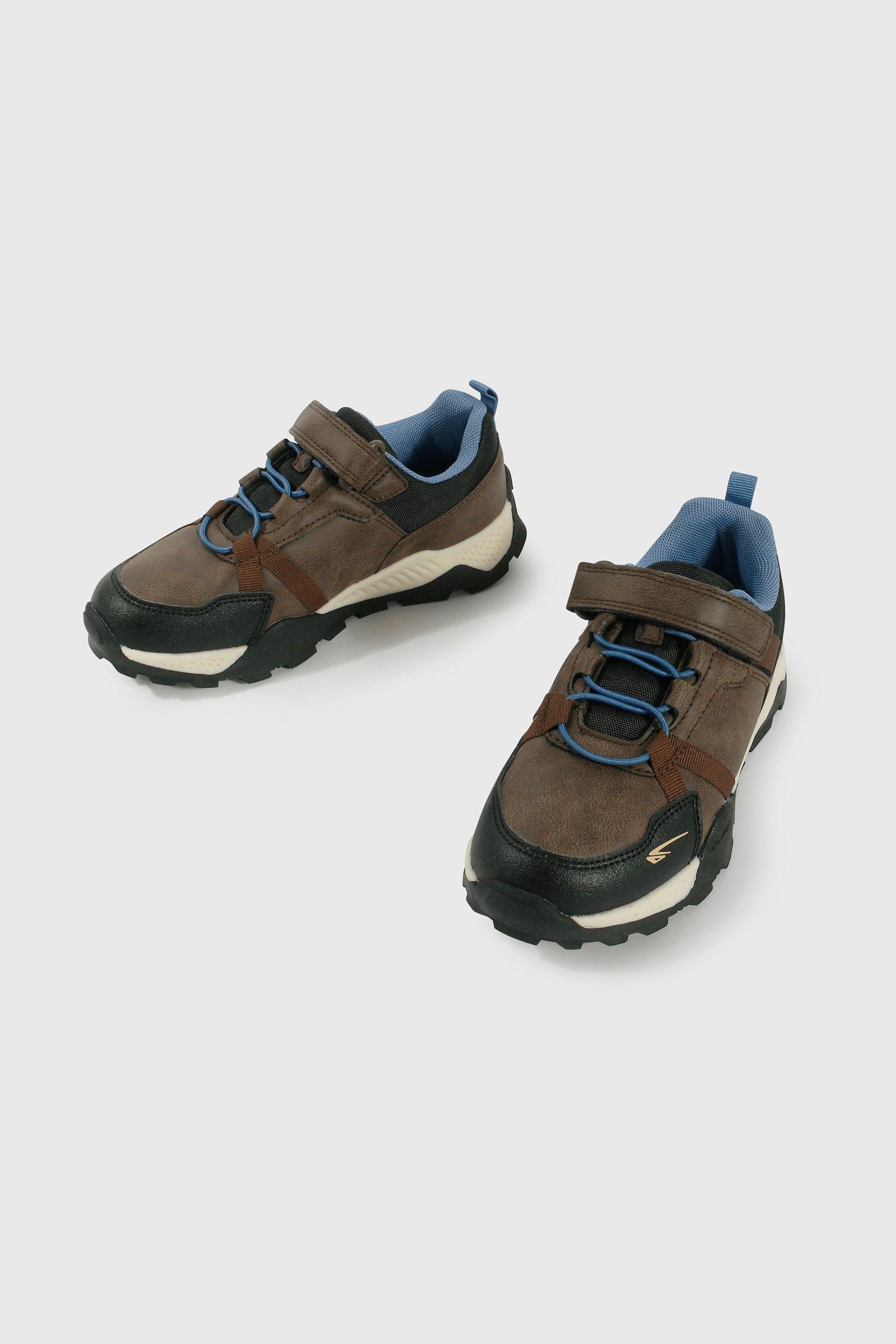 Zapatilla Outdoor de Niño Café Caña Baja con Velcro y Cordón-3