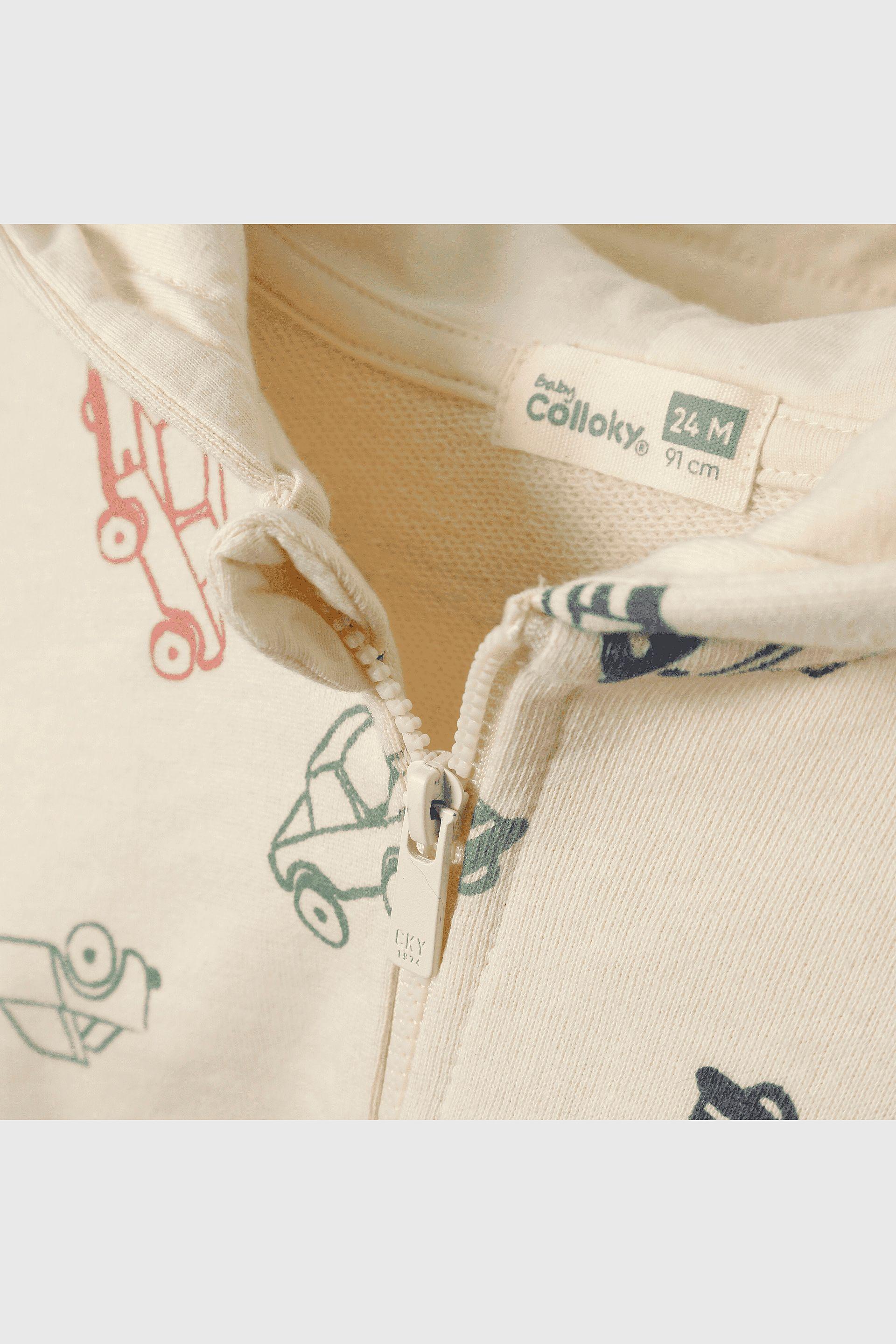 Polerón crema con autos para niños, estilo y comodidad-2