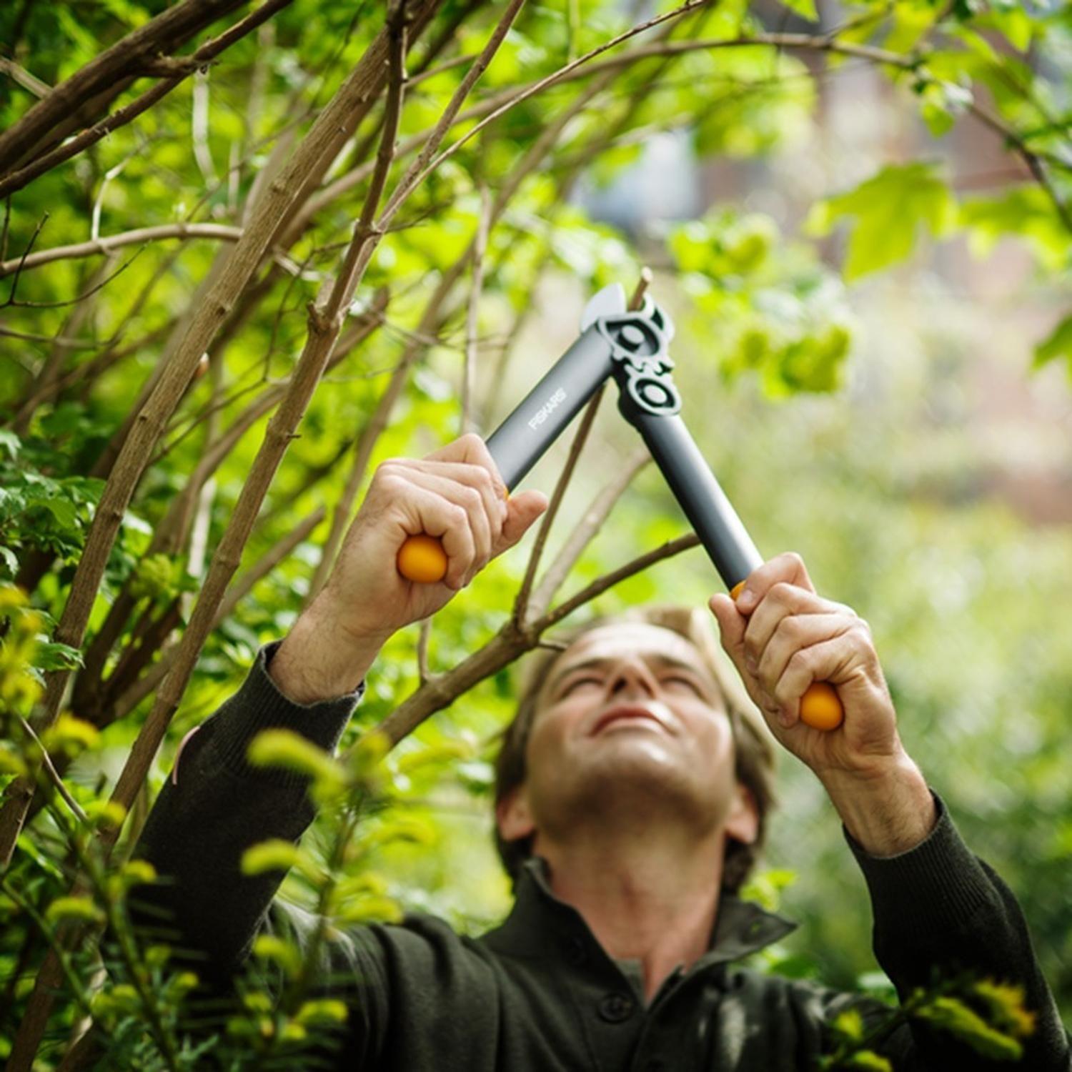 Tijerón de podar Cortarramas PowerGear Fiskars-8