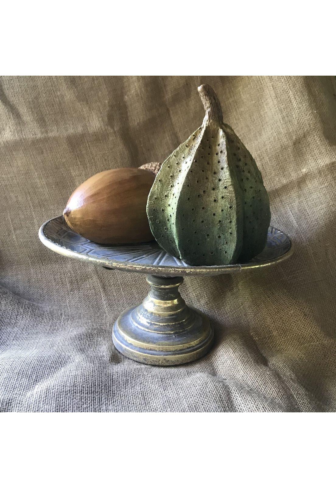 Pedestal de metal-1