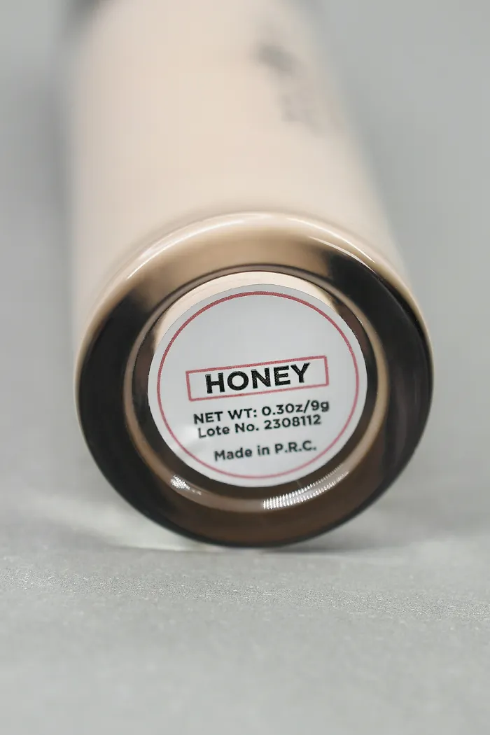 CORRECTOR DE OJERAS LIQUIDO TONO HONEY DOLCE BELLA-2