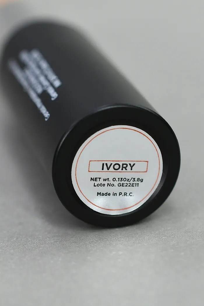 CORRECTOR DE OJERAS EN BARRA TONO IVORY DOLCE BELLA-2