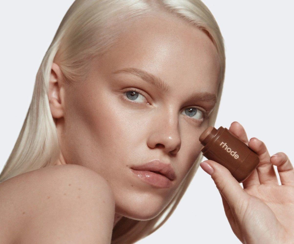 Bronzer Rhode Pocket Bronze en Crema Bronceador Pebble Neutral Rosy-5