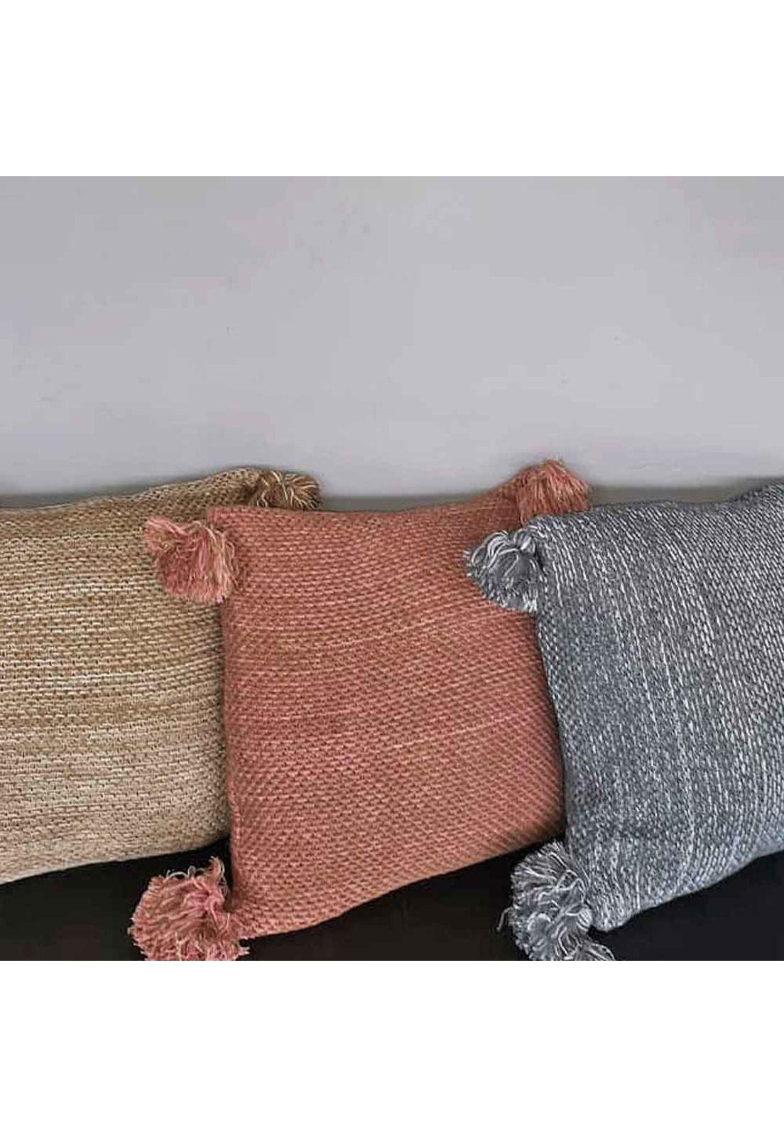 Cojín Pompones Rosado 45x45 -1