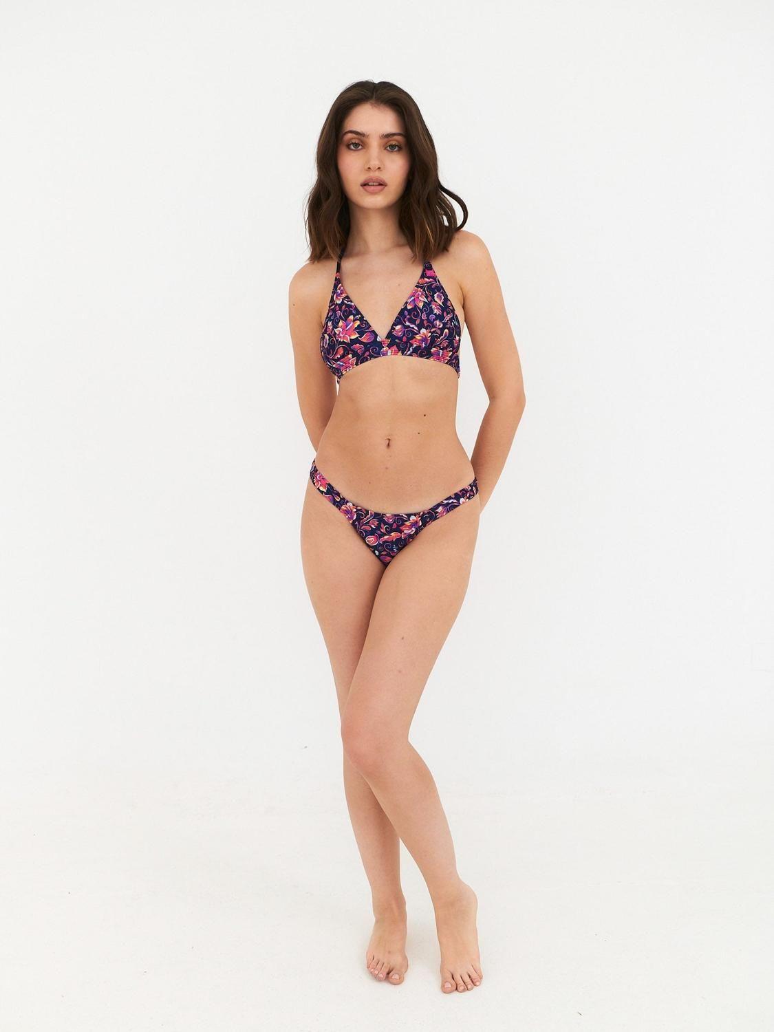 Bottom de Bikini Daikiri Mujer Calzón Fruncido Costados Flores Azul Flúor Filtro UV50+-5