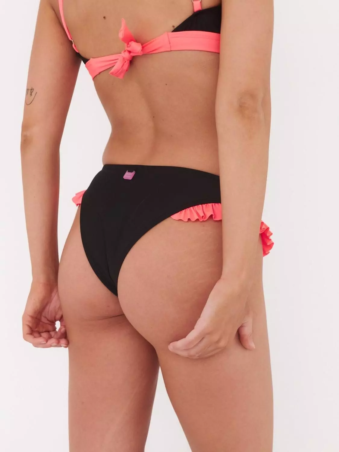 Bottom de Bikini Daikiri Mujer Calzón Vuelos Negro Filtro UV50+-1