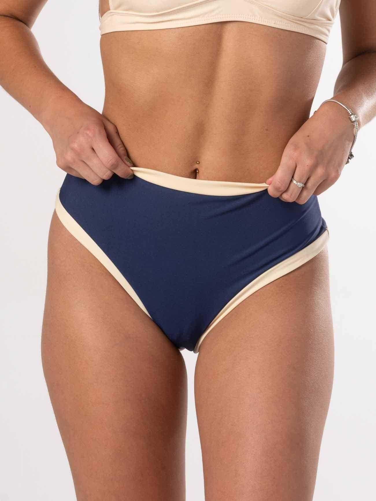 Bottom de Bikini Daikiri Mujer Calzón Tiro Alto Sin Elasticos Azul Marino Crema Protección UV50+-2