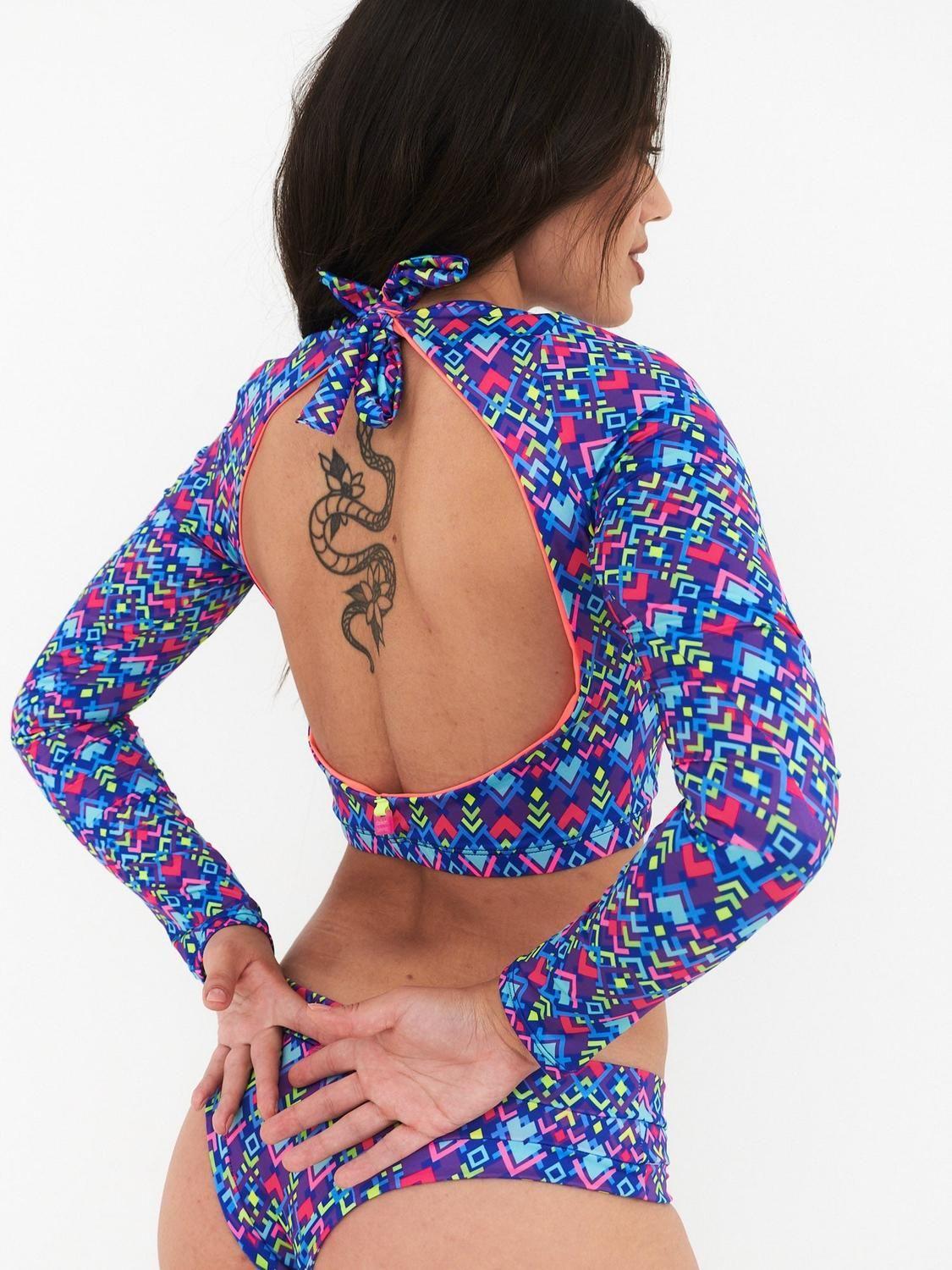 Polera Surf Daikiri Mujer Manga Larga Espalda Abierta Geométrico Azul Flúor Filtro UV50+-1