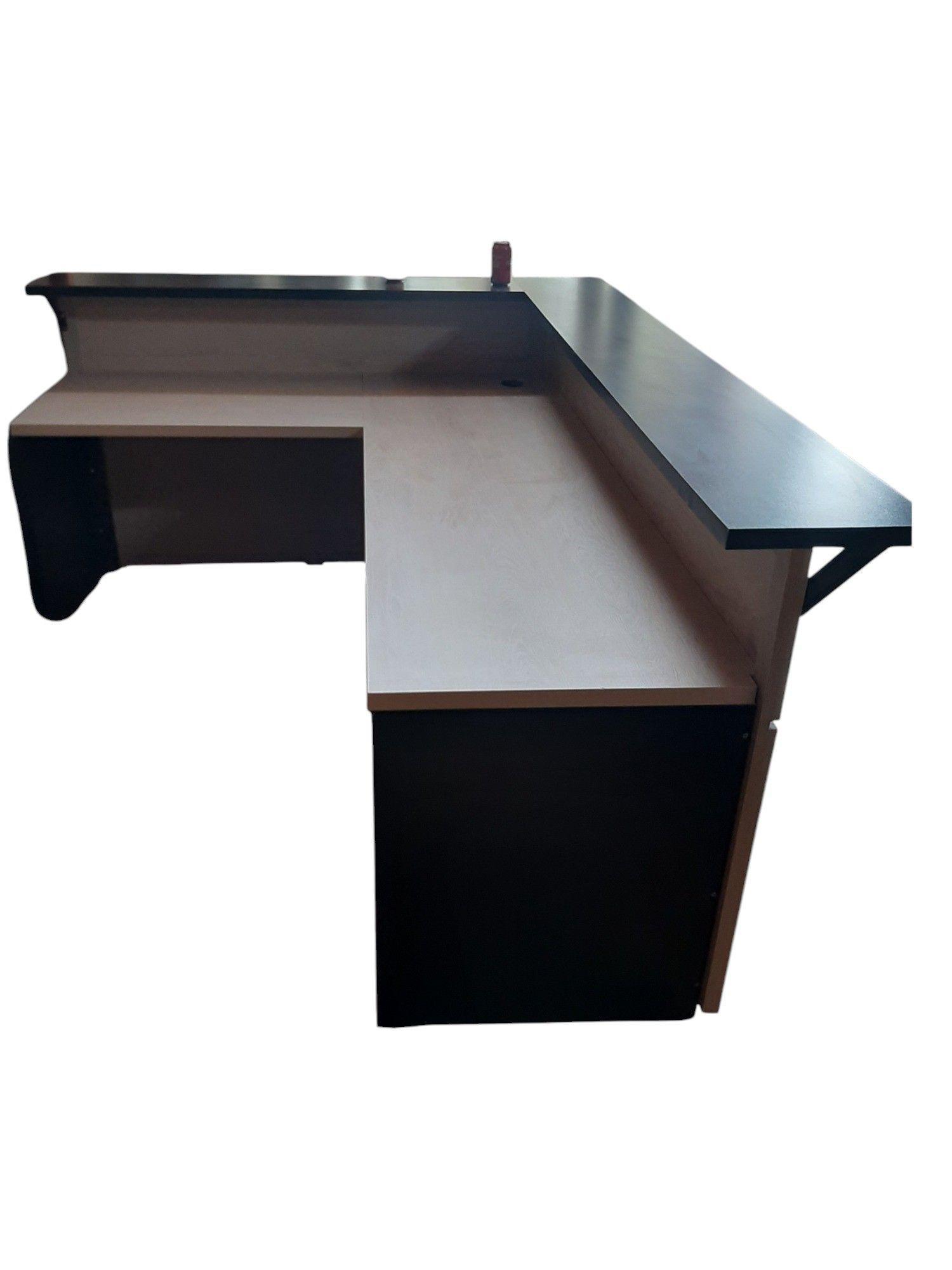 Meson de Recepcion en L Modelo Da Vinci-2